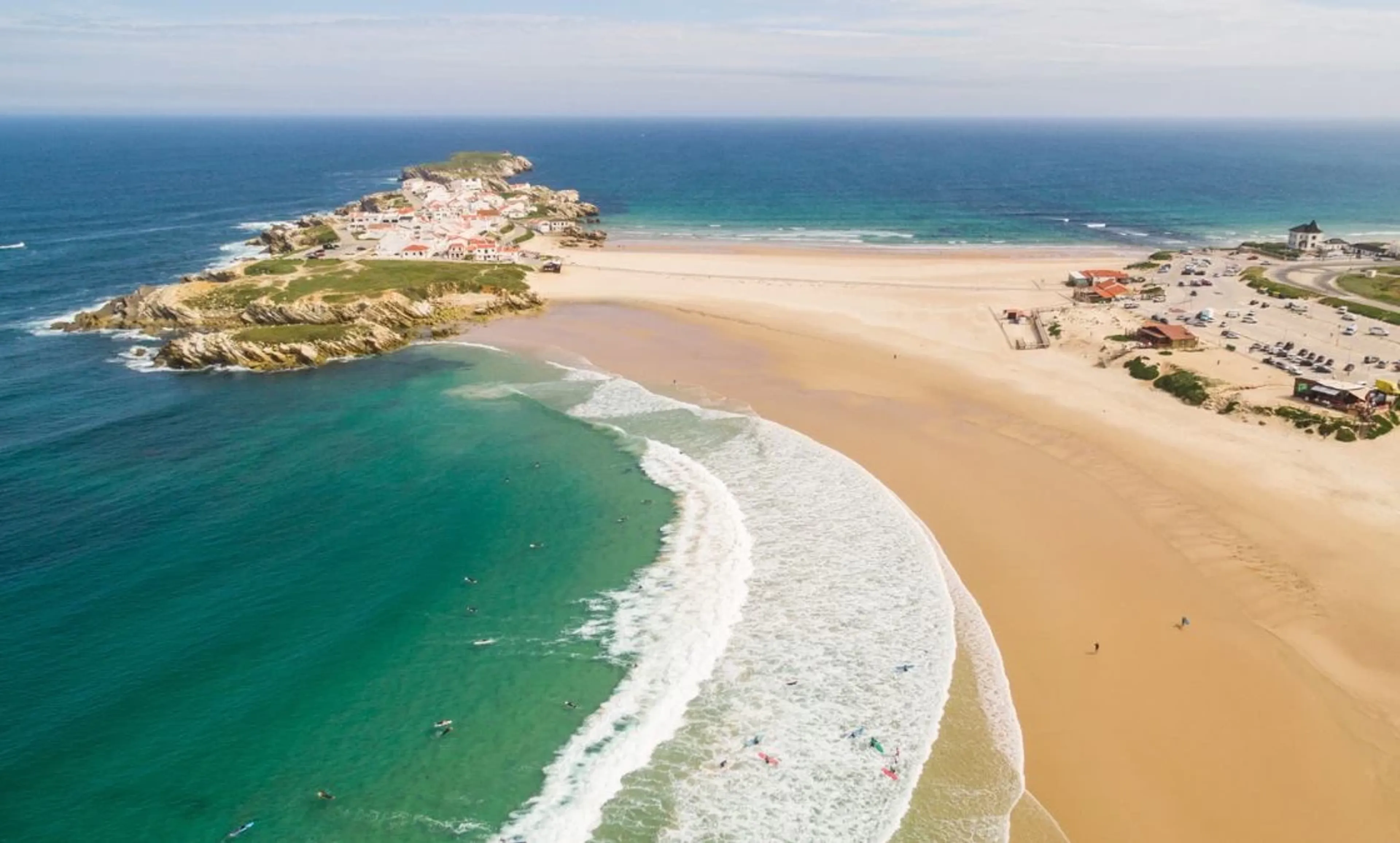 Drohnen Blick über die Halbinsel von Baleal, Peniche