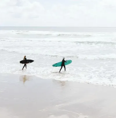 Surfcamps in Europa für Paare