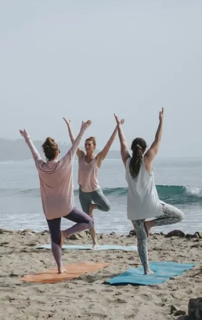 Yoga Einheit am Meer in Portugal