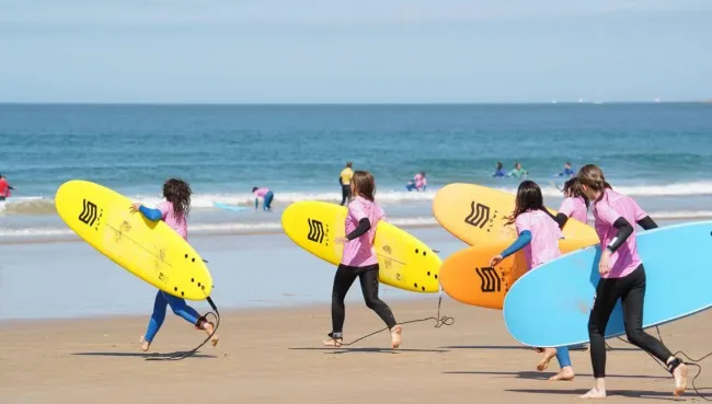 Reisezeit für Surf-Klassenfahrten