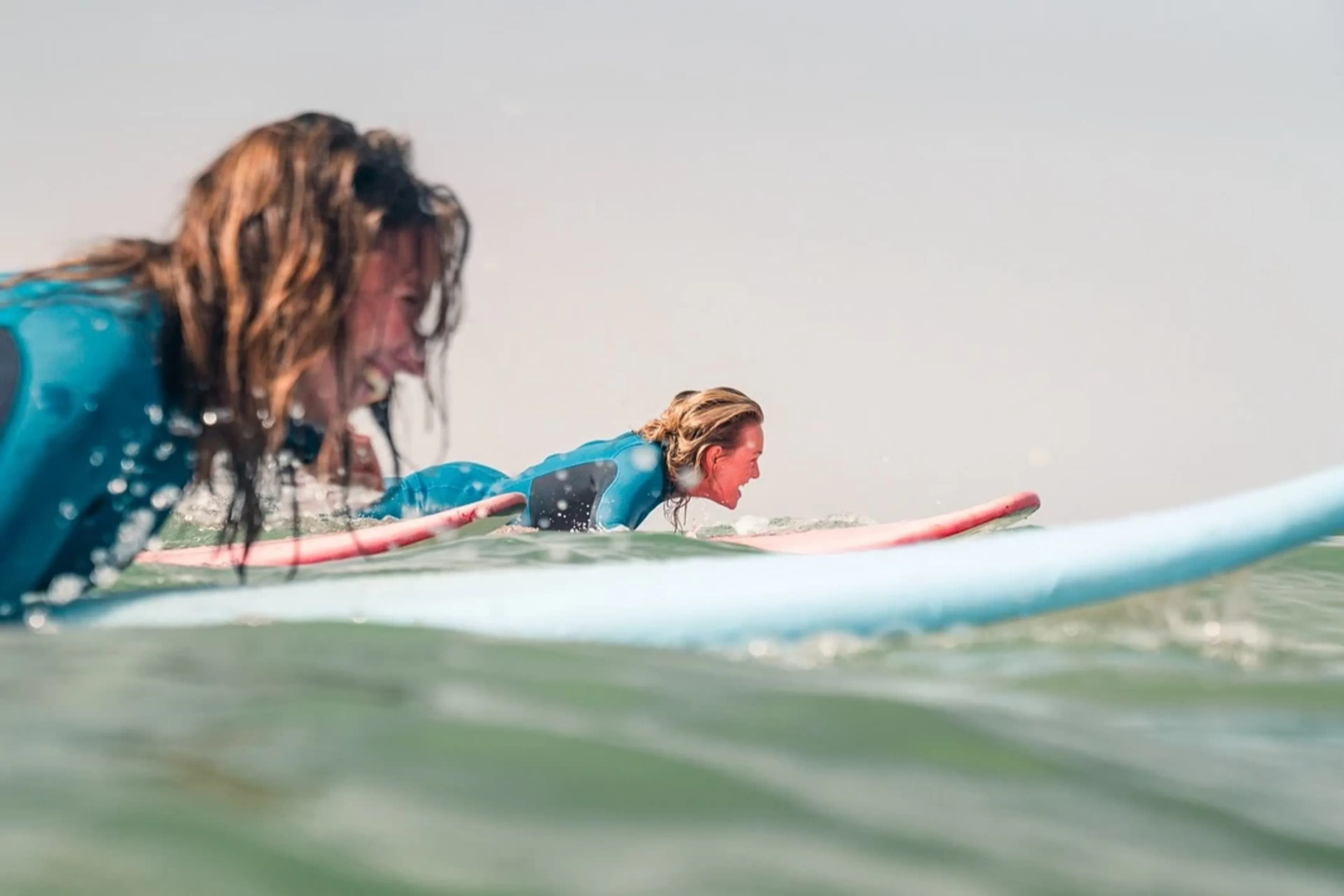 Kraft aus der Mitte: Yoga, Pilates und Surfen in Andalusien - 3