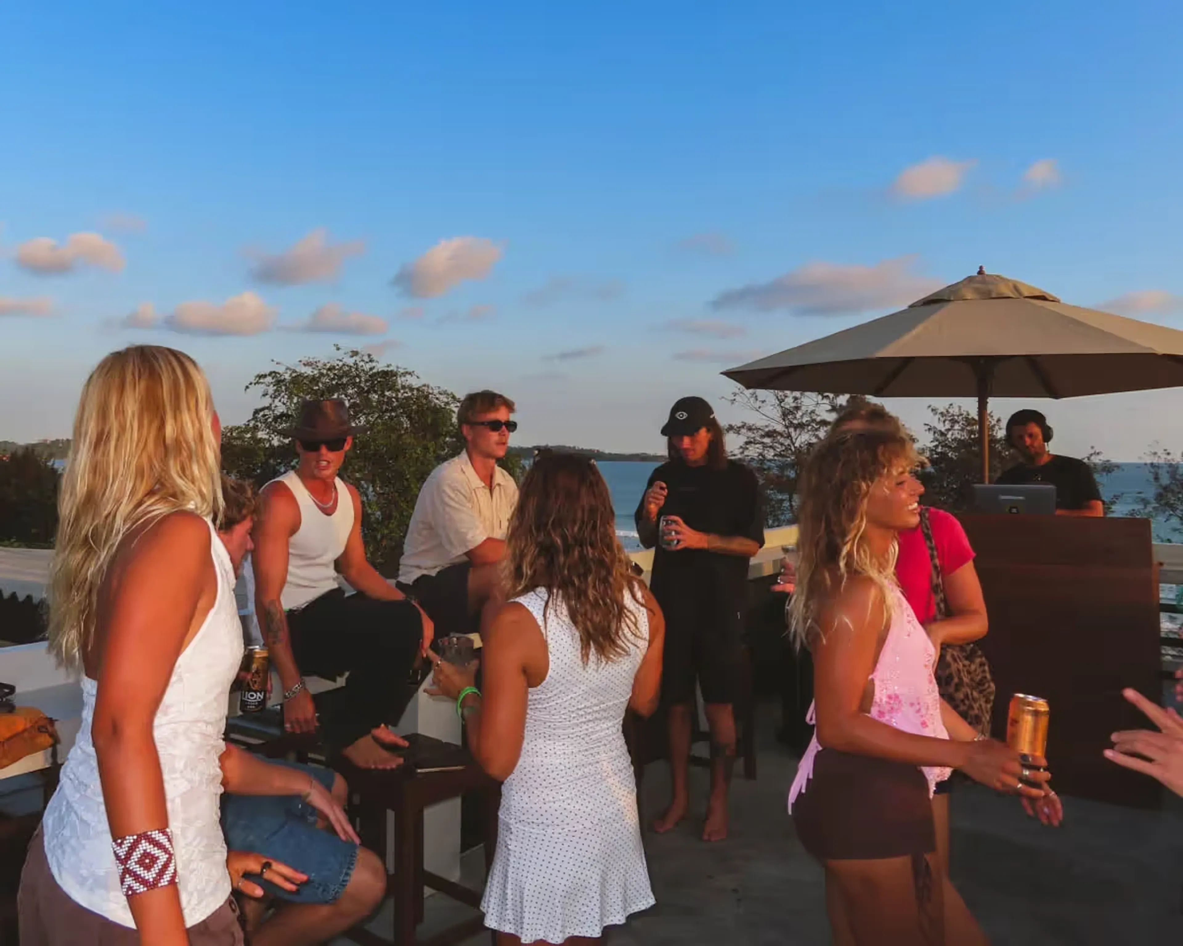 Adults-only Surfcamp in Weligama: Party und tropische Abenteuer - 3