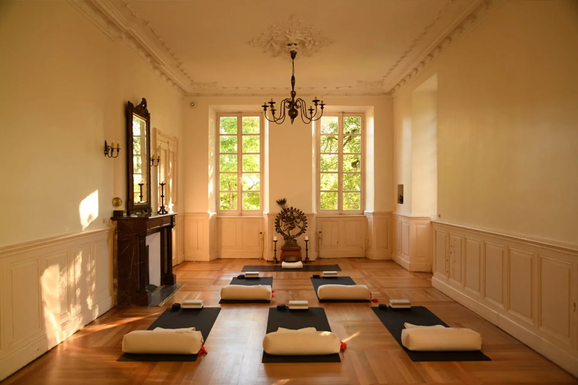 Perspektivwechsel in den Pyrenäen: Zwischen Handstand und Yoga-Flow - 4
