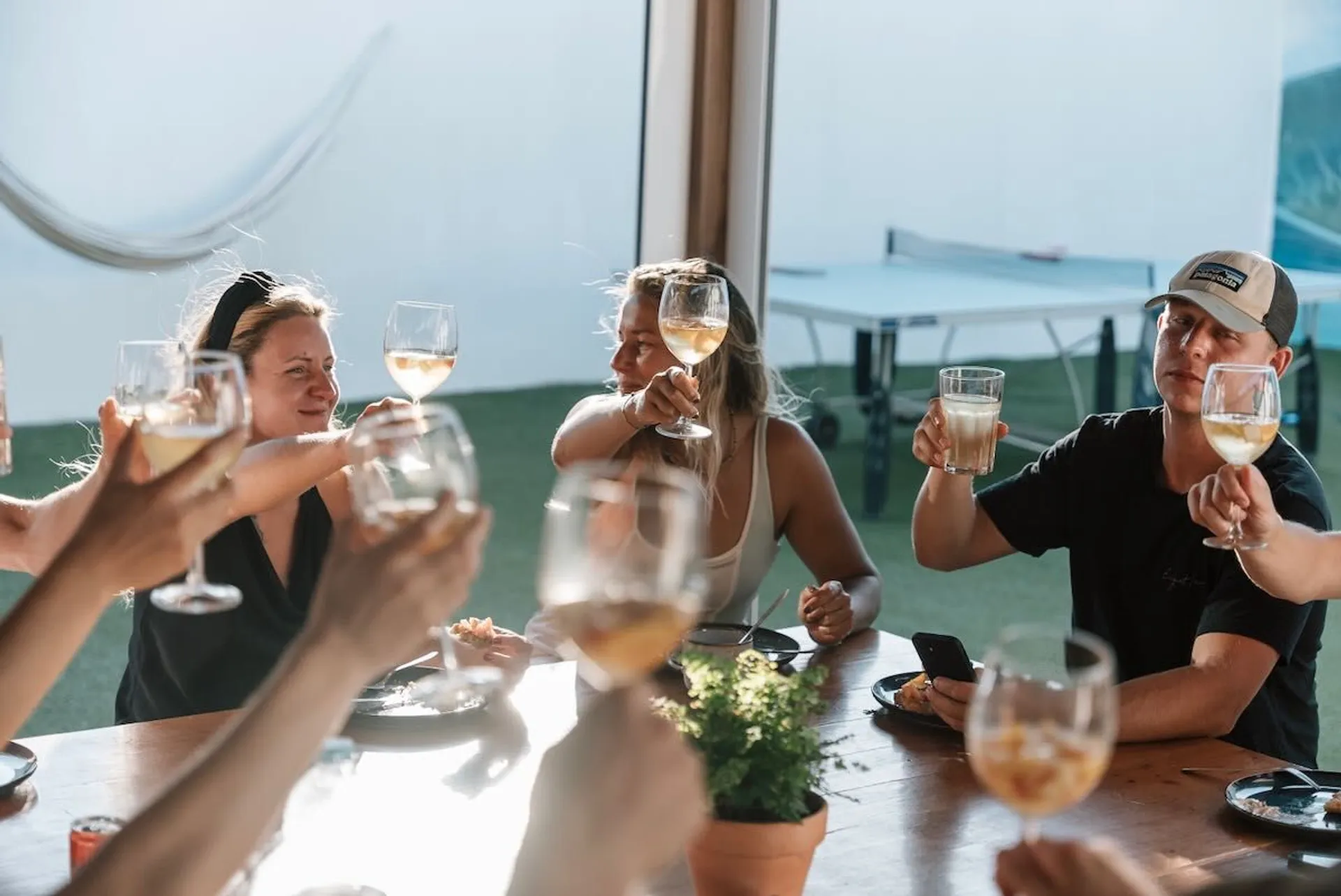 Chilliges Surfhostel in Lissabon: Surfen, Feiern und City-Vibes - 3