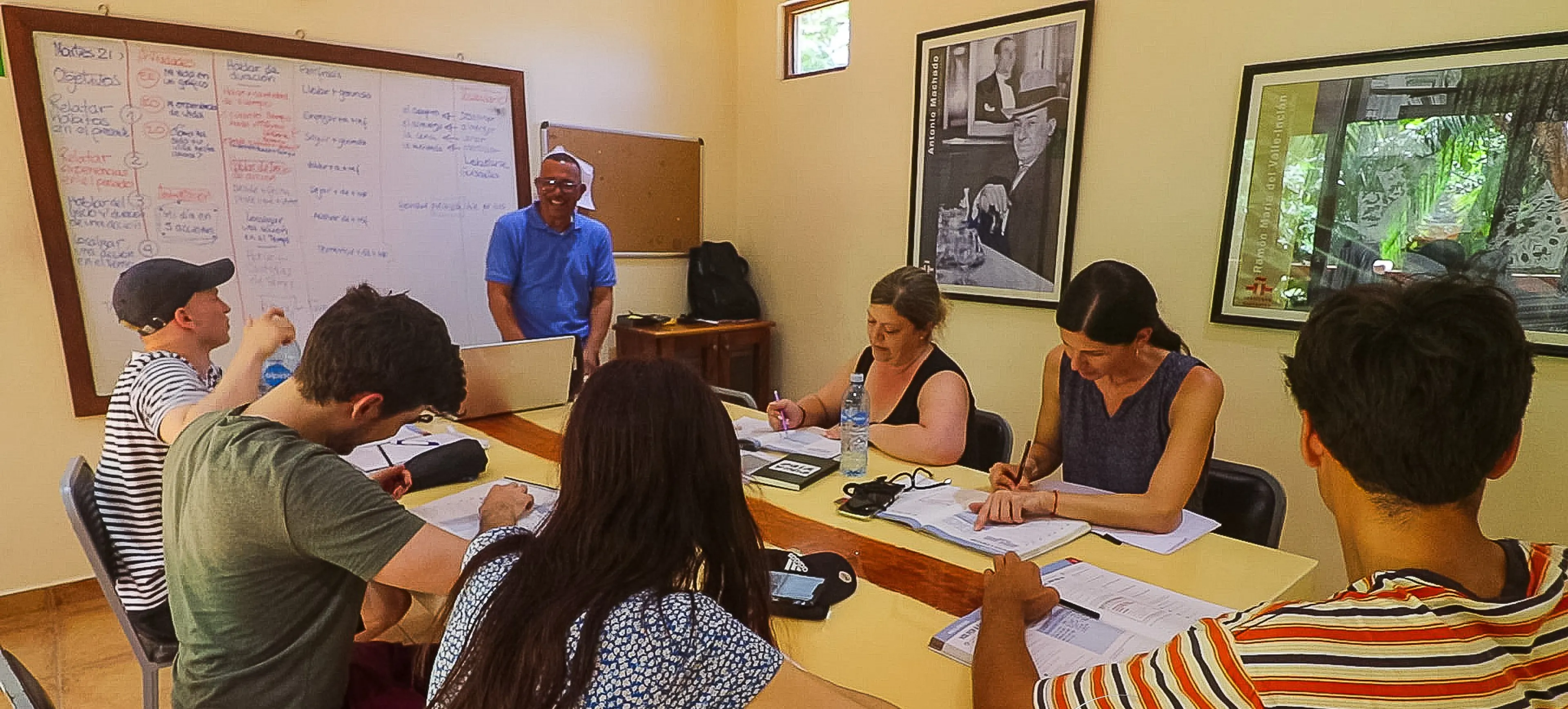 Surfen und Spanisch lernen im lebhaften Tamarindo - 5