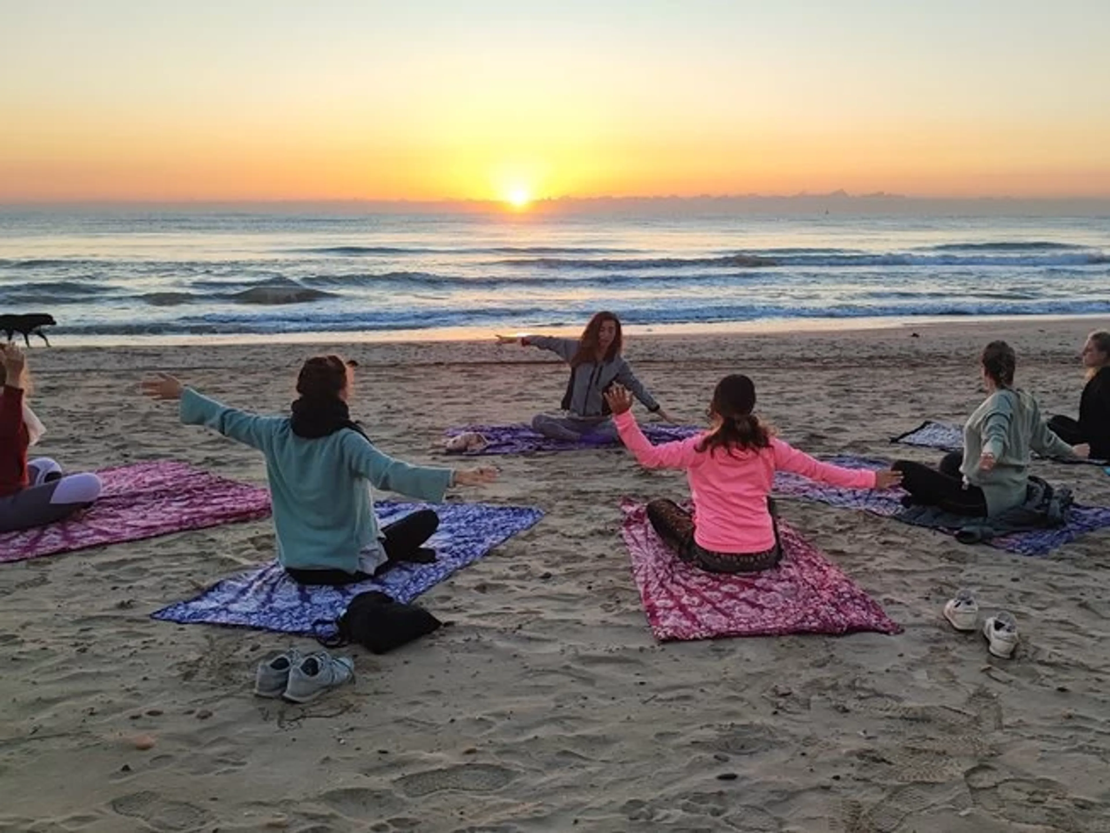 Finde innere Ruhe und Gemeinschaft: Yoga-Retreat nahe Valencia