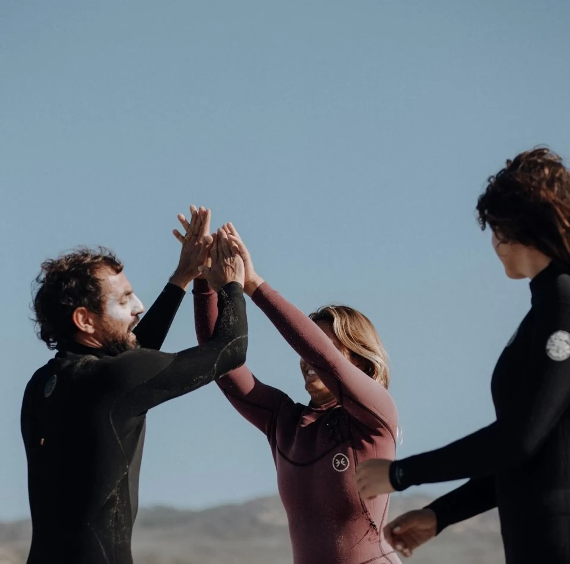 Wellen, Atem, Auszeit: Dein Surf- & Yoga-Retreat in Arrifana