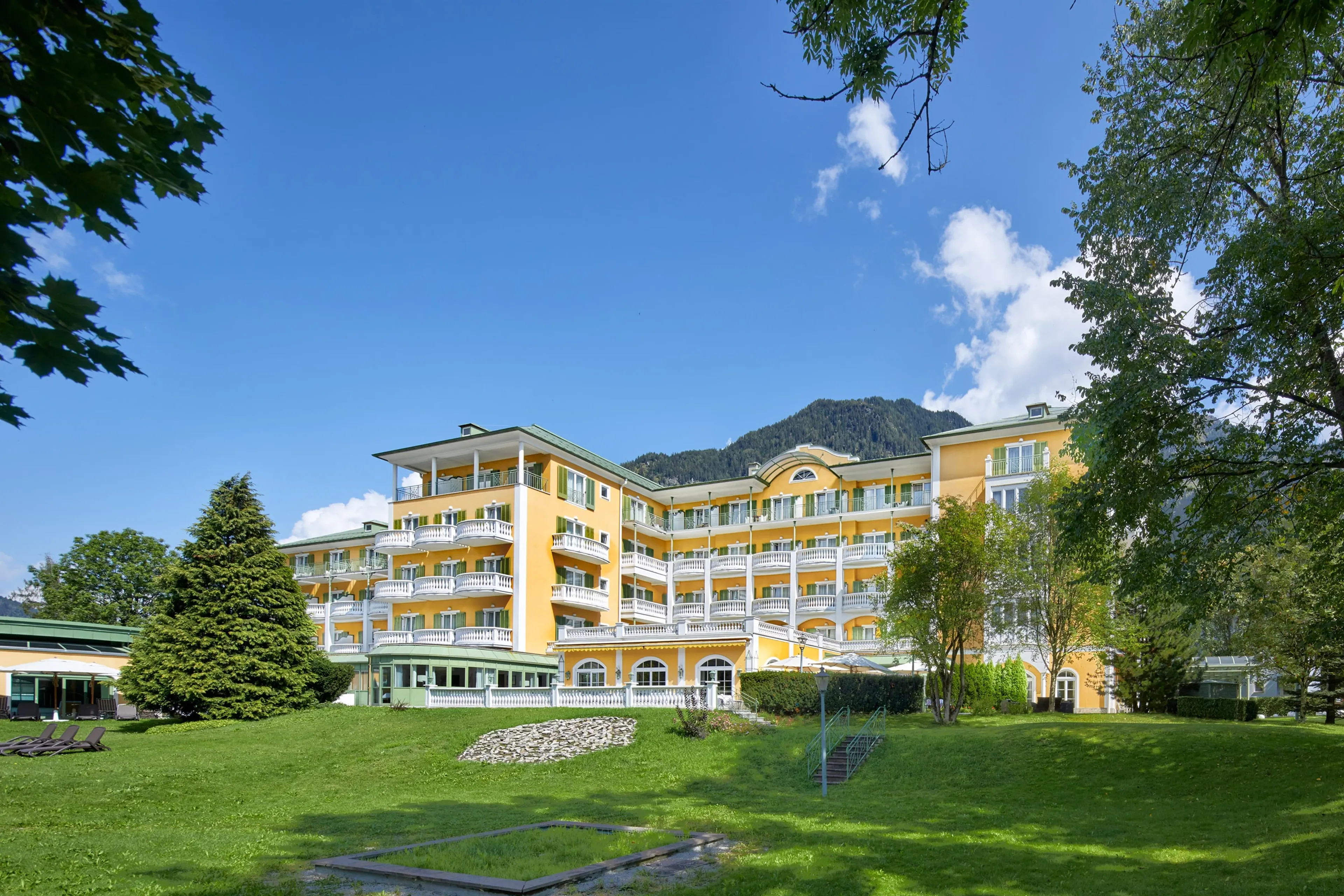 Die Kraft der Alpen: Selfcare Yoga Retreat im Tal der Gesundheit - image 1