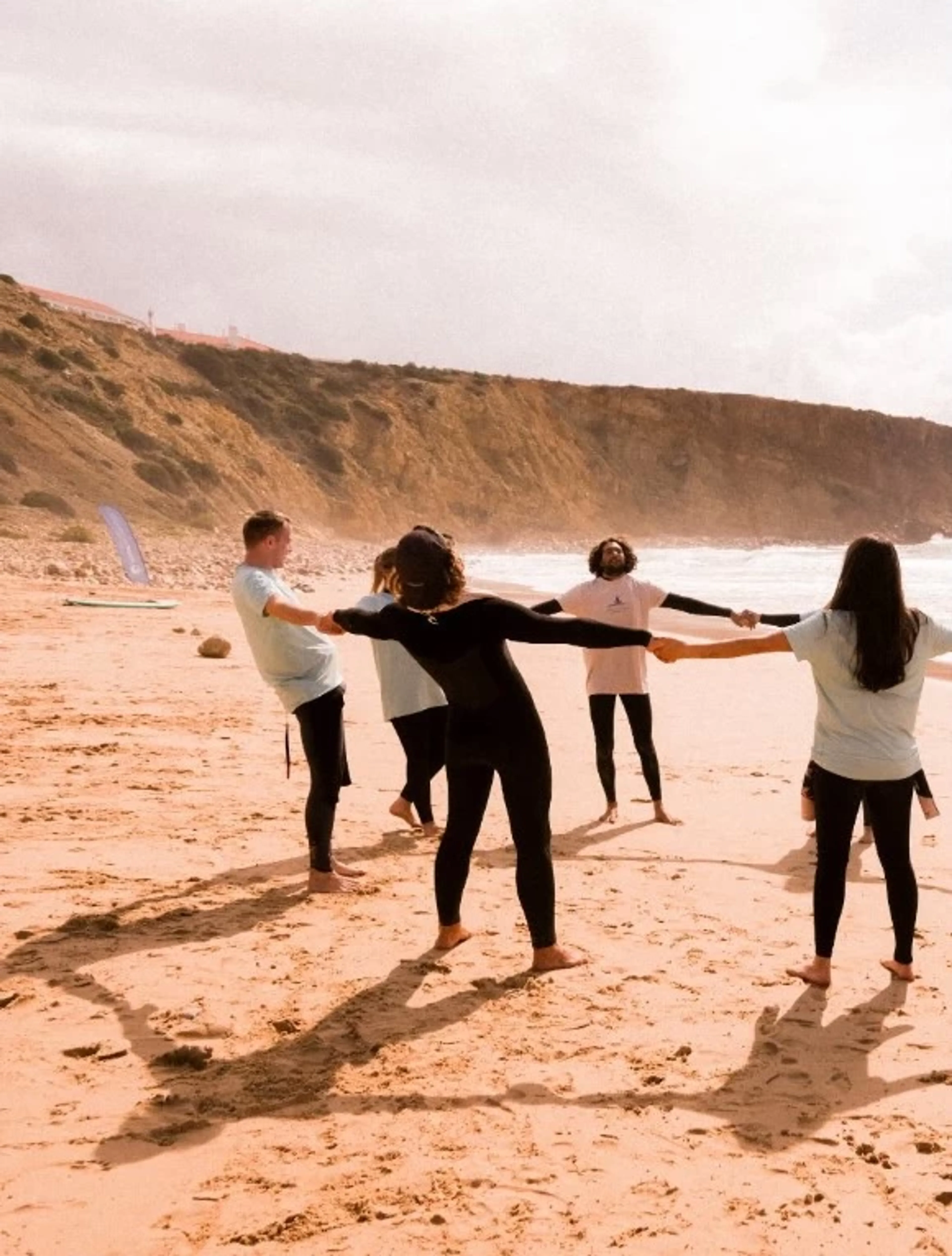 Surf Retreat an der Algarve: Entdecke die besten Spots der Region - image 1