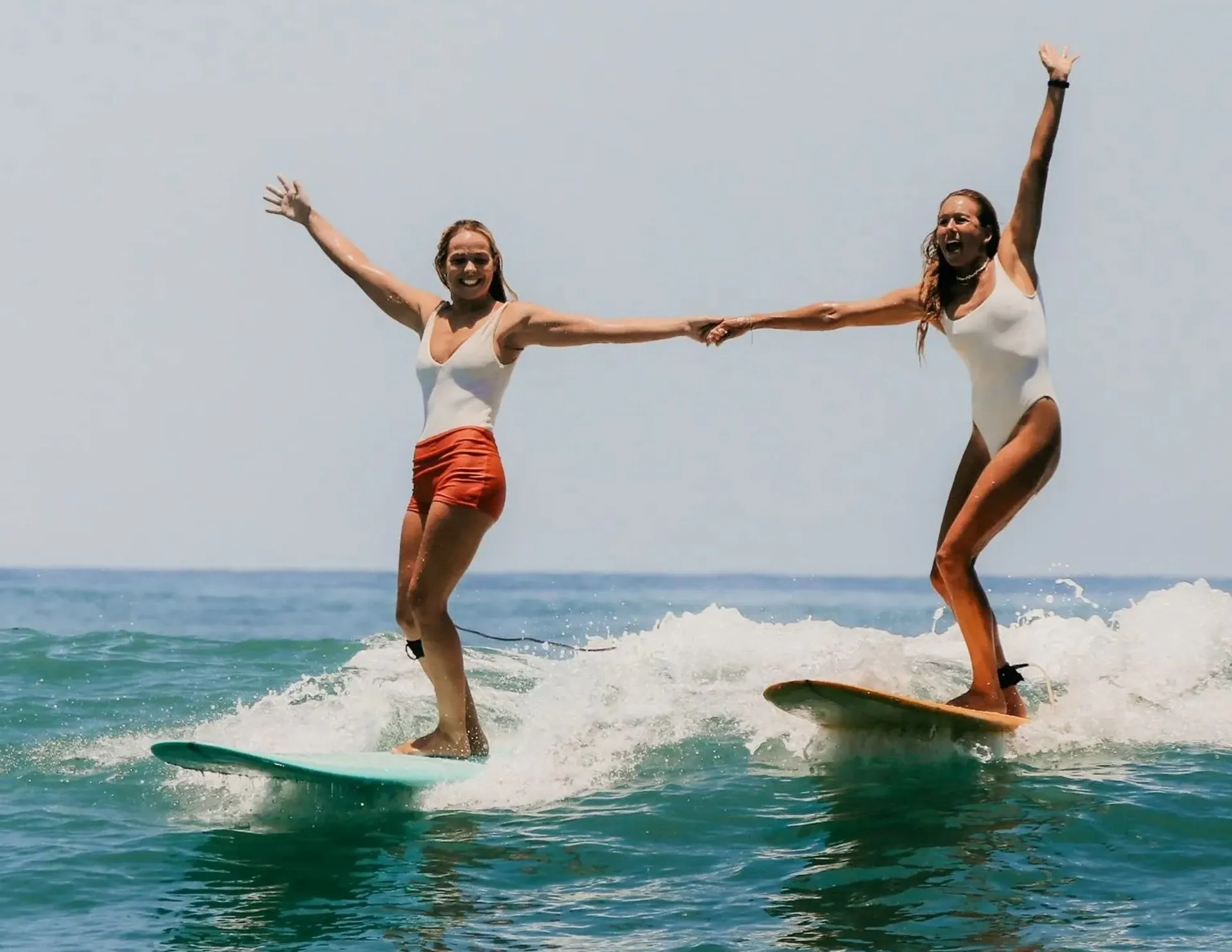 Chilliges Surfhostel in Lissabon: Surfen, Feiern und City-Vibes - 4