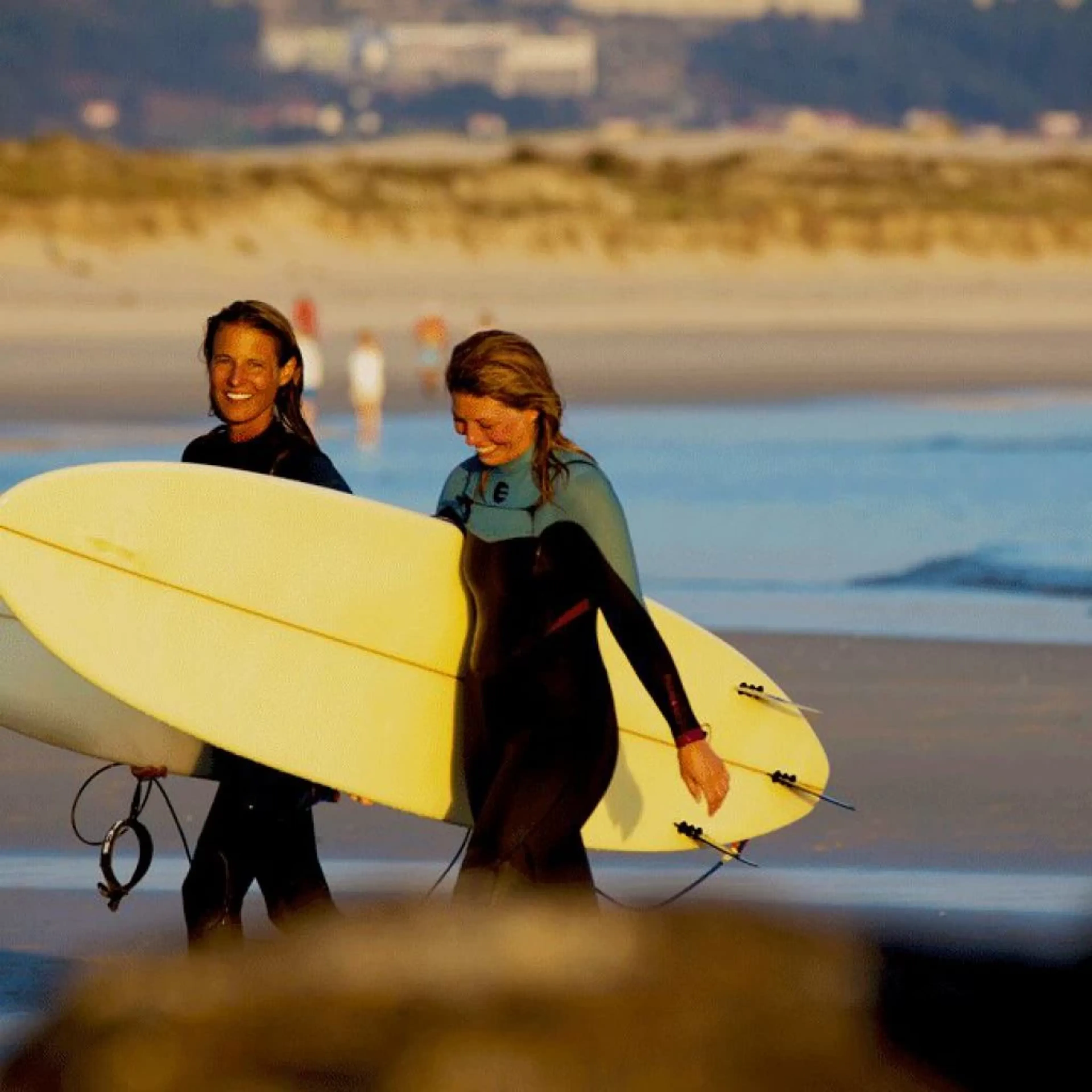 Sportlich entspannen: Surfen, Yoga & Surfskate im Wohlfühl-Camp - 2