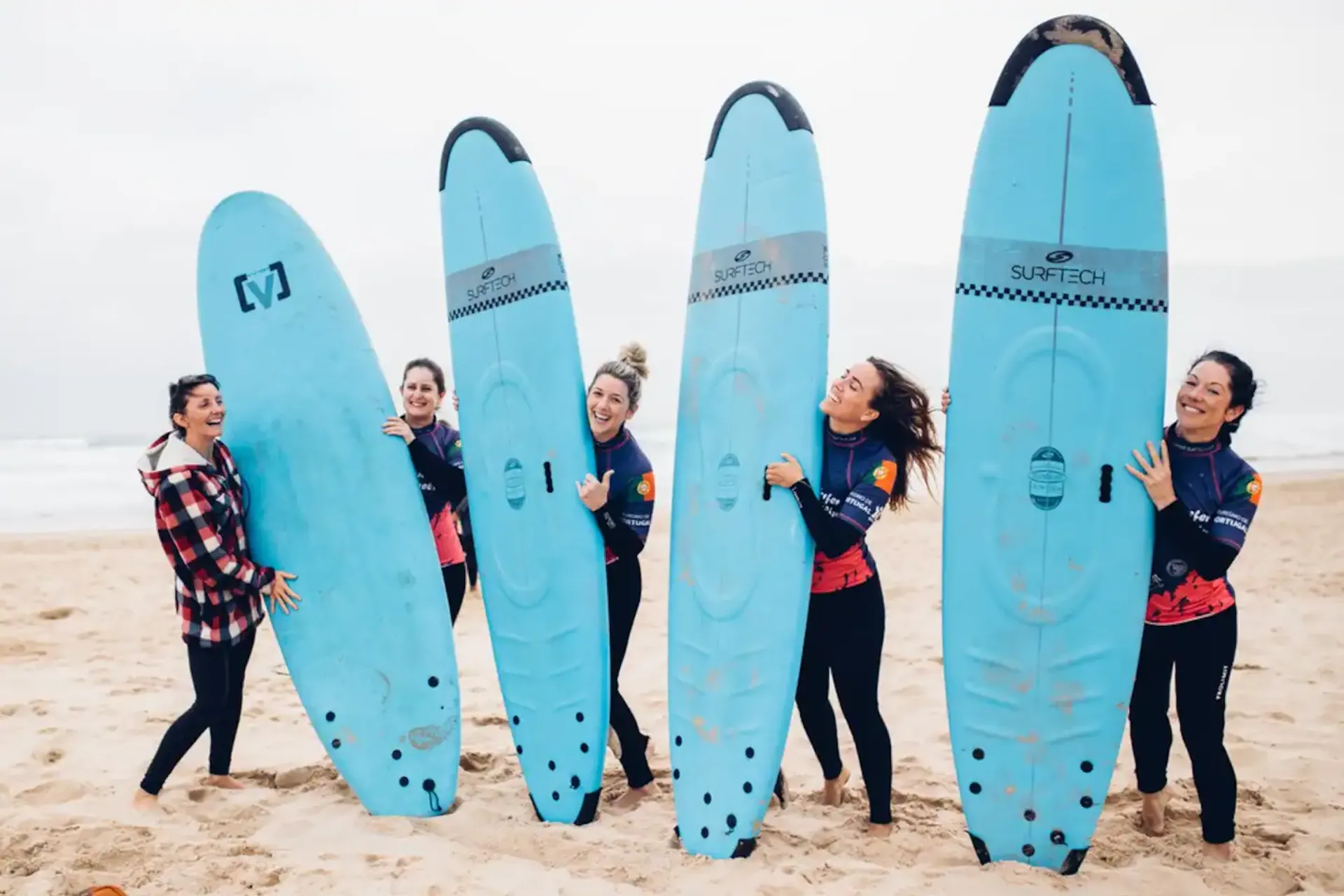 Surf- und Yoga-Urlaub an Portugals wunderschöner Algarve-Küste