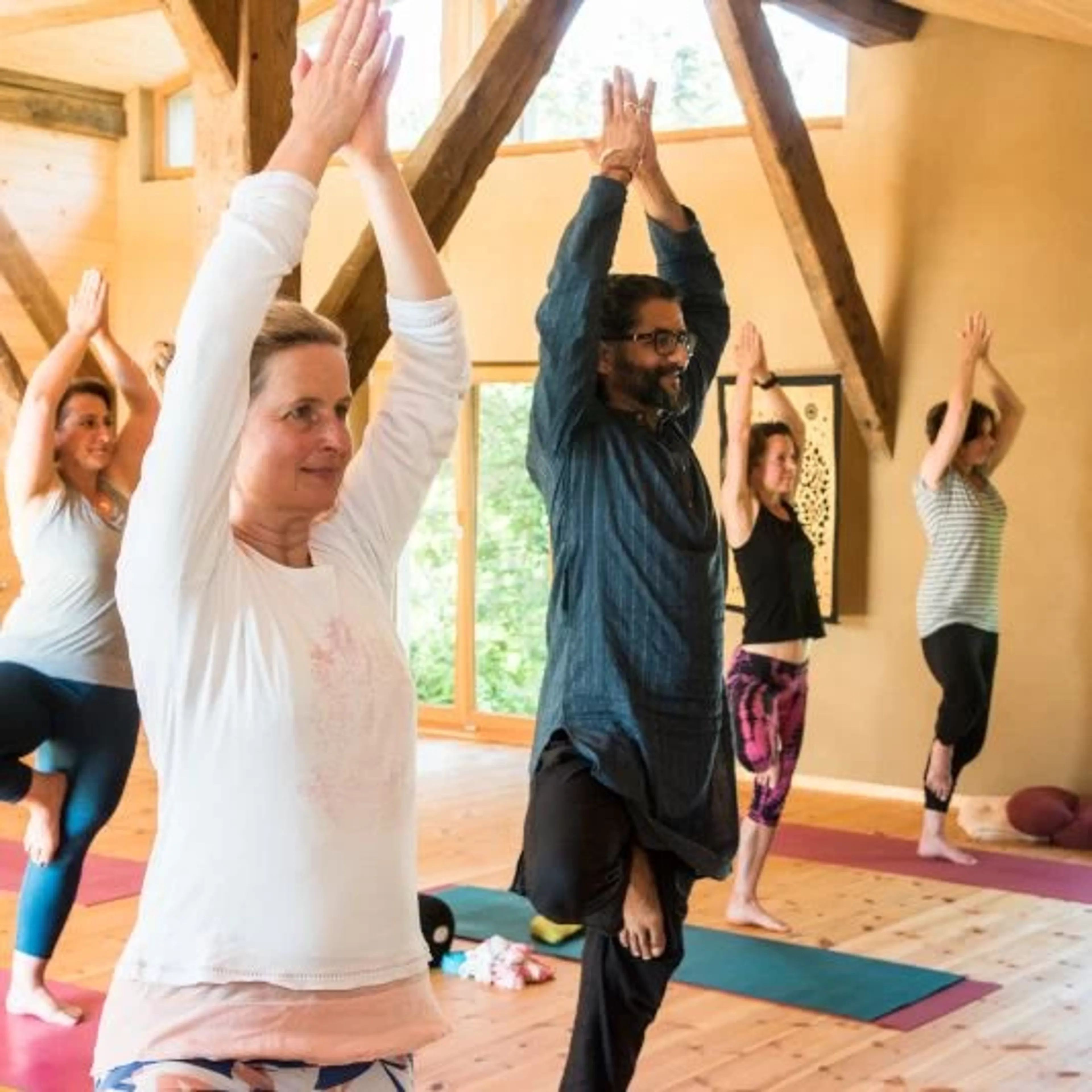 Tief einatmen & Stress loslassen: Dein Yoga-Retreat an der Nordsee