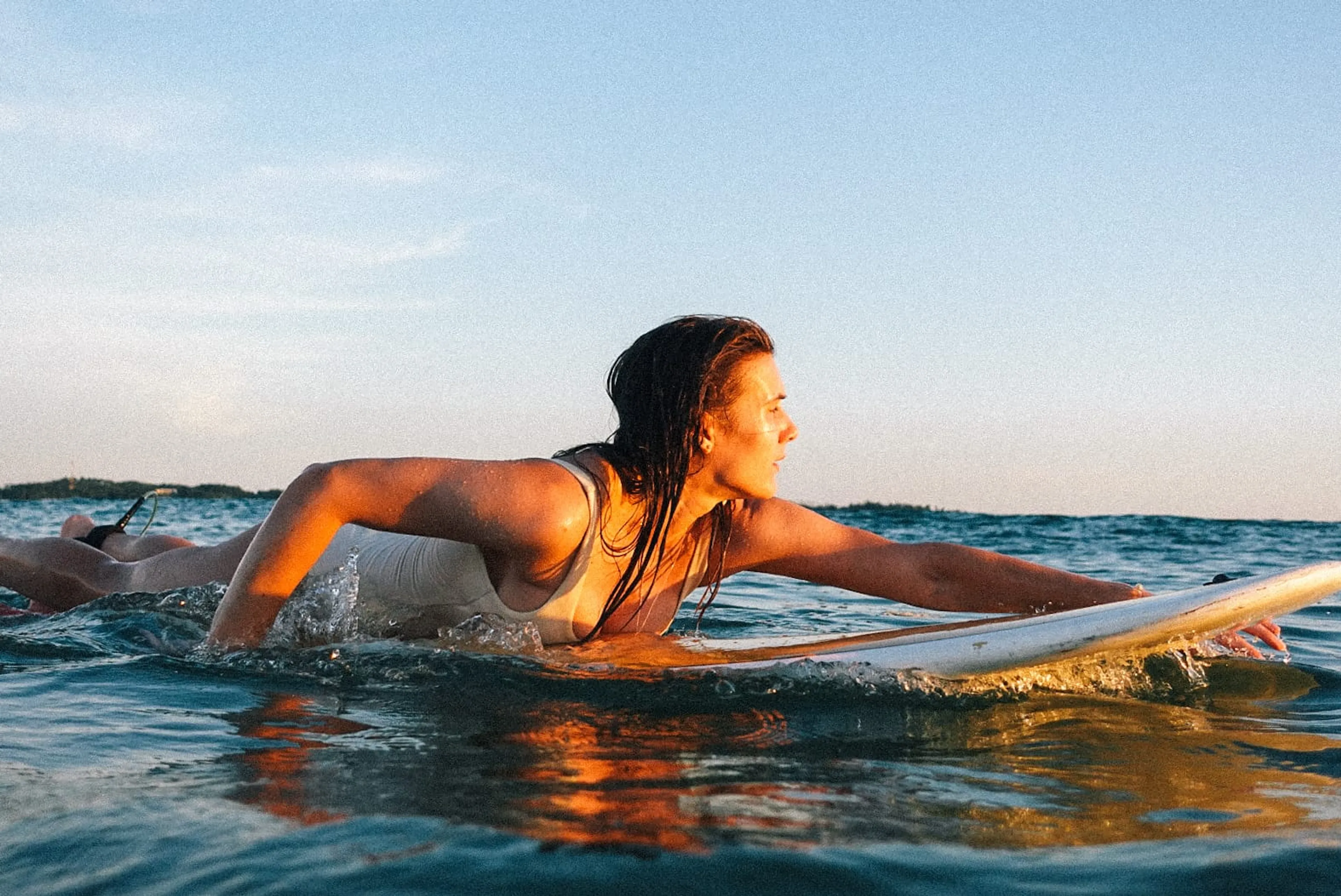 Surfen und Yoga im tropischen Paradies – Erlebe die Magie Weligamas! - 1