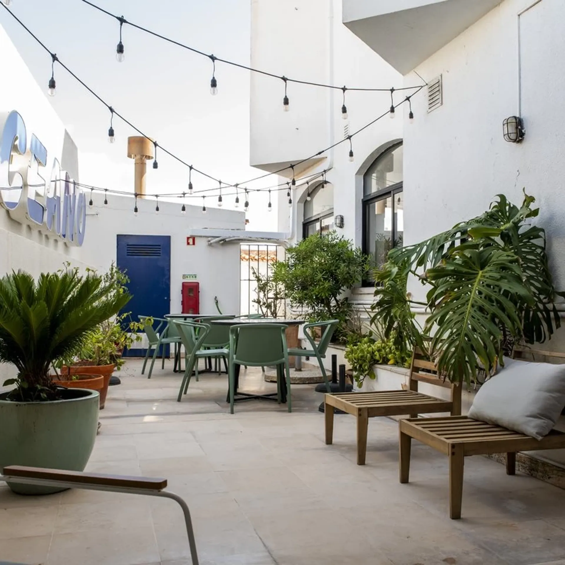 Surfurlaub direkt am Atlantik: Raus aus der Hoteltür, rein ins Meer - 2