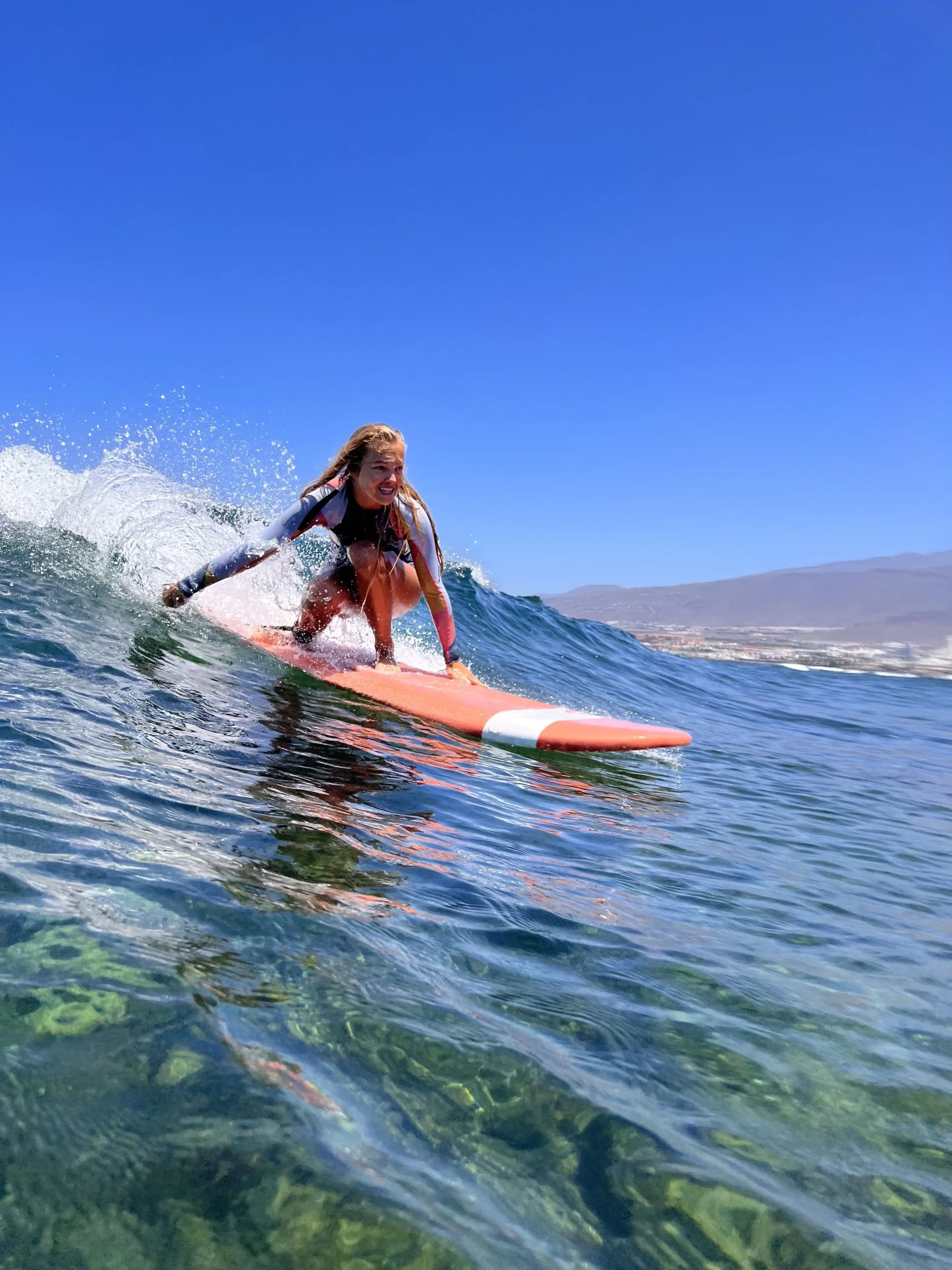 Atlantikwellen und Yogaflow: Surfen & Yoga im Insel Süden - 1