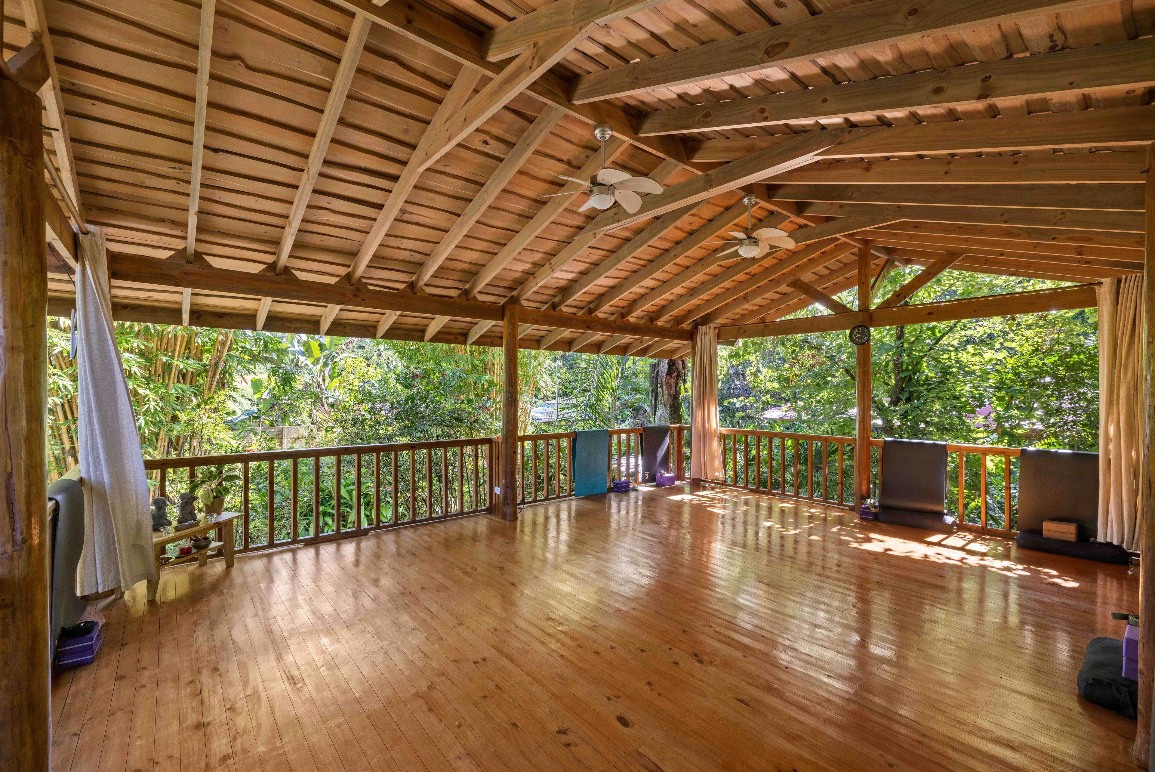 Dein Surf- und Yoga-Camp: Wo der Dschungel endet und das Meer beginnt - 5