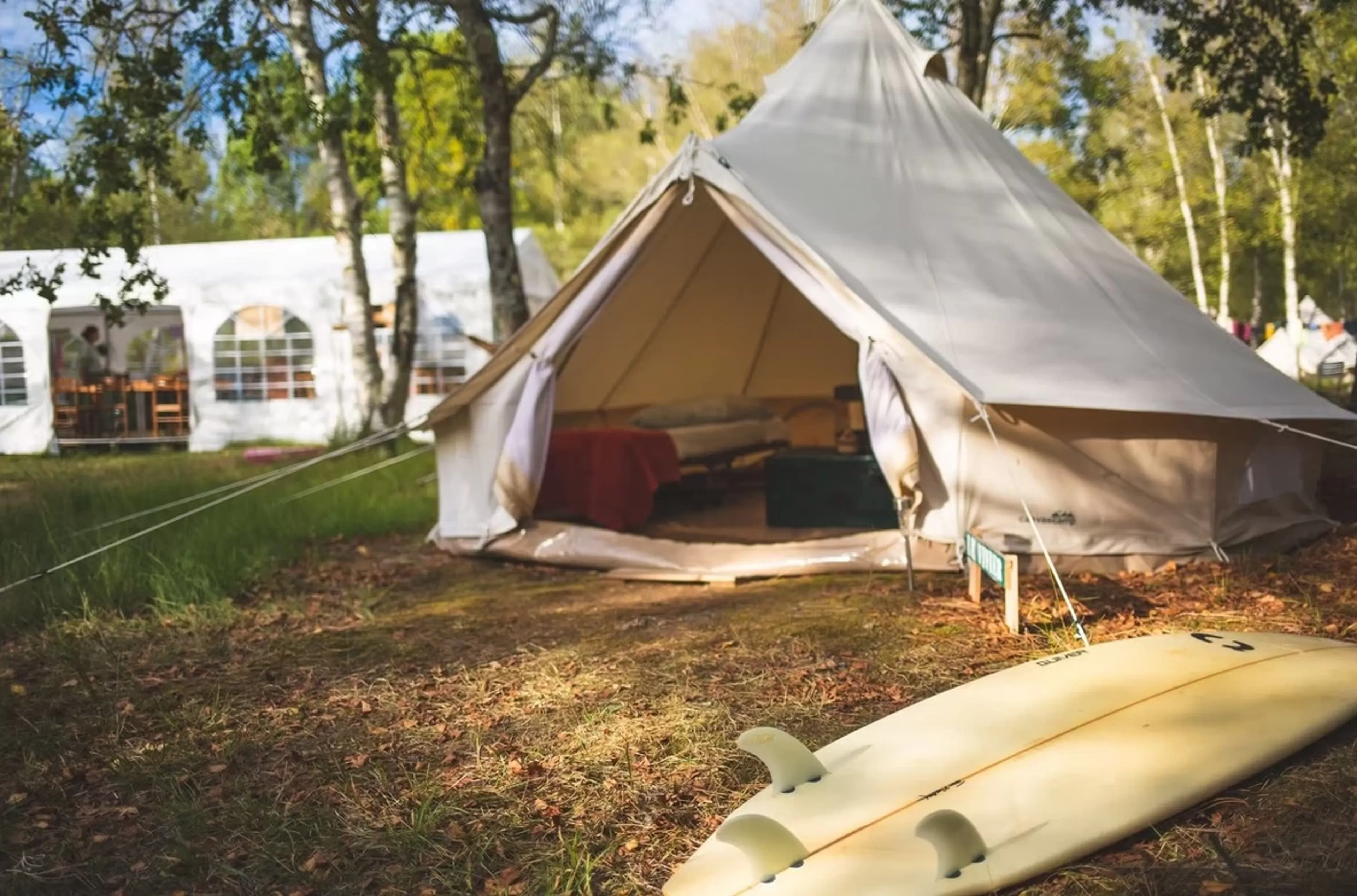 Surfen, chillen und neue Leute treffen in den Dünen der Bretagne - 2