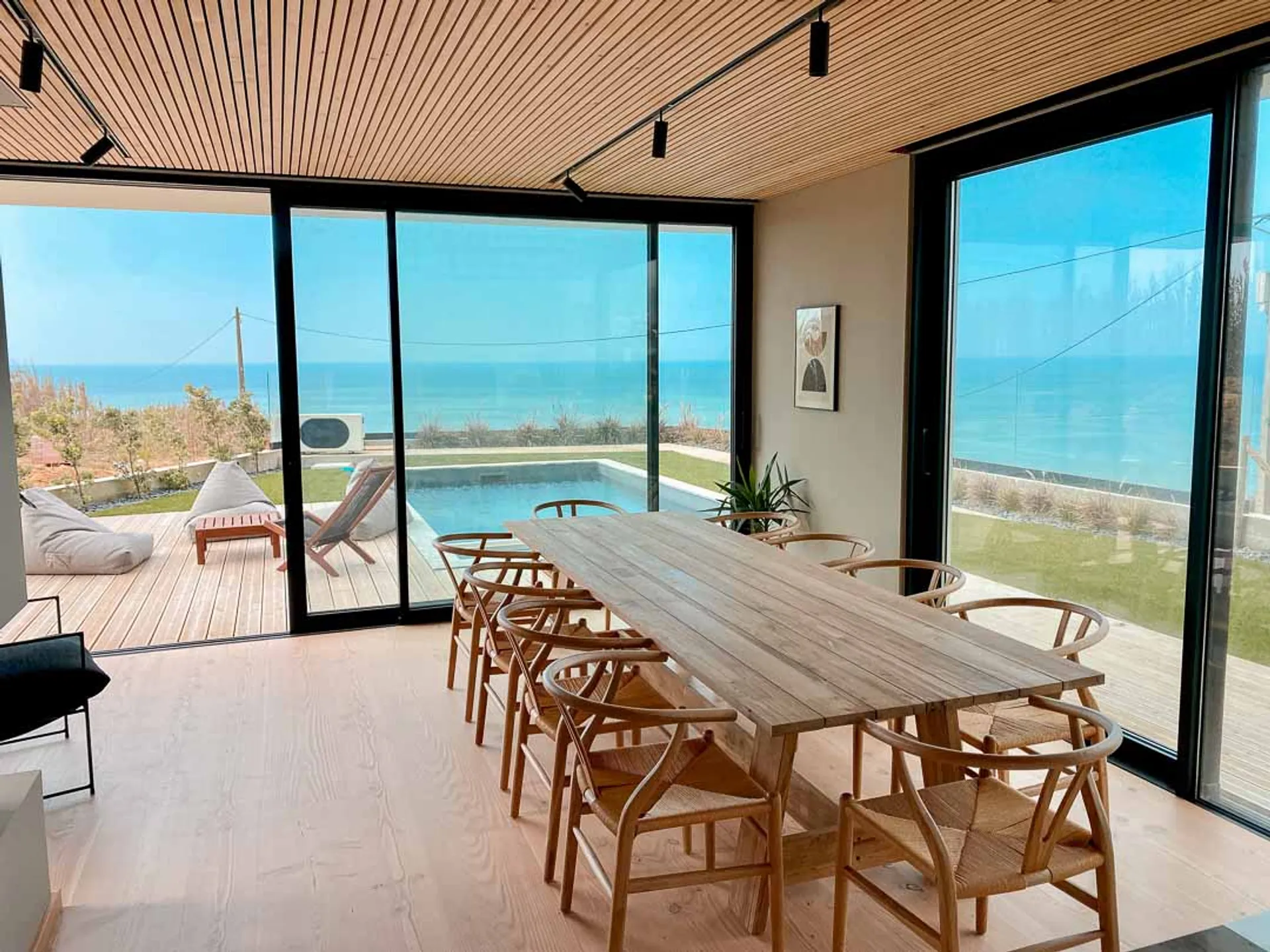 Surf-Villa mit Infinity-Pool: Erlebe Europas Surf-Mekka in Ericeira