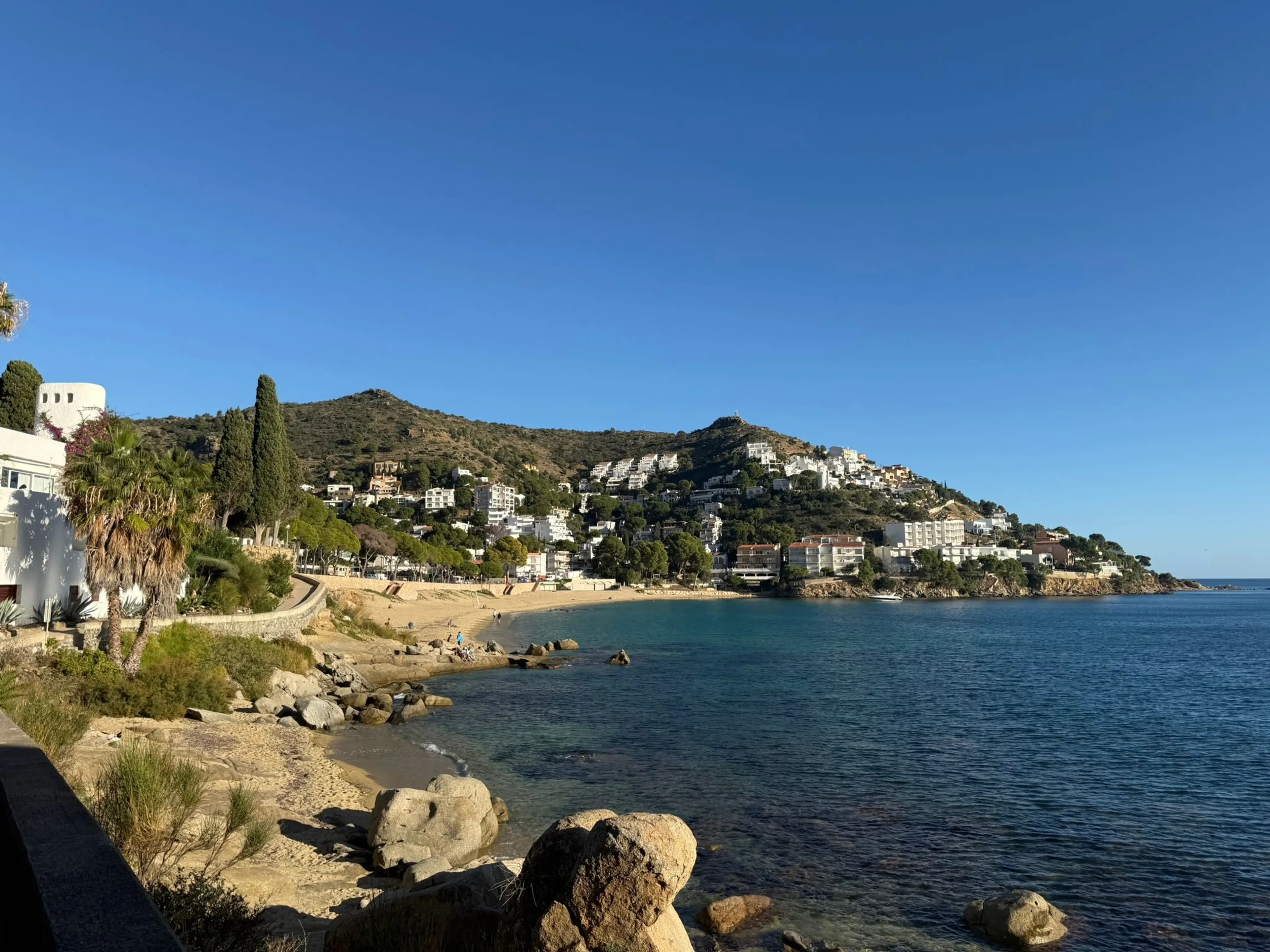 Yoga, Pilates und Wanderungen entlang der wunderschönen Costa Brava - image 1