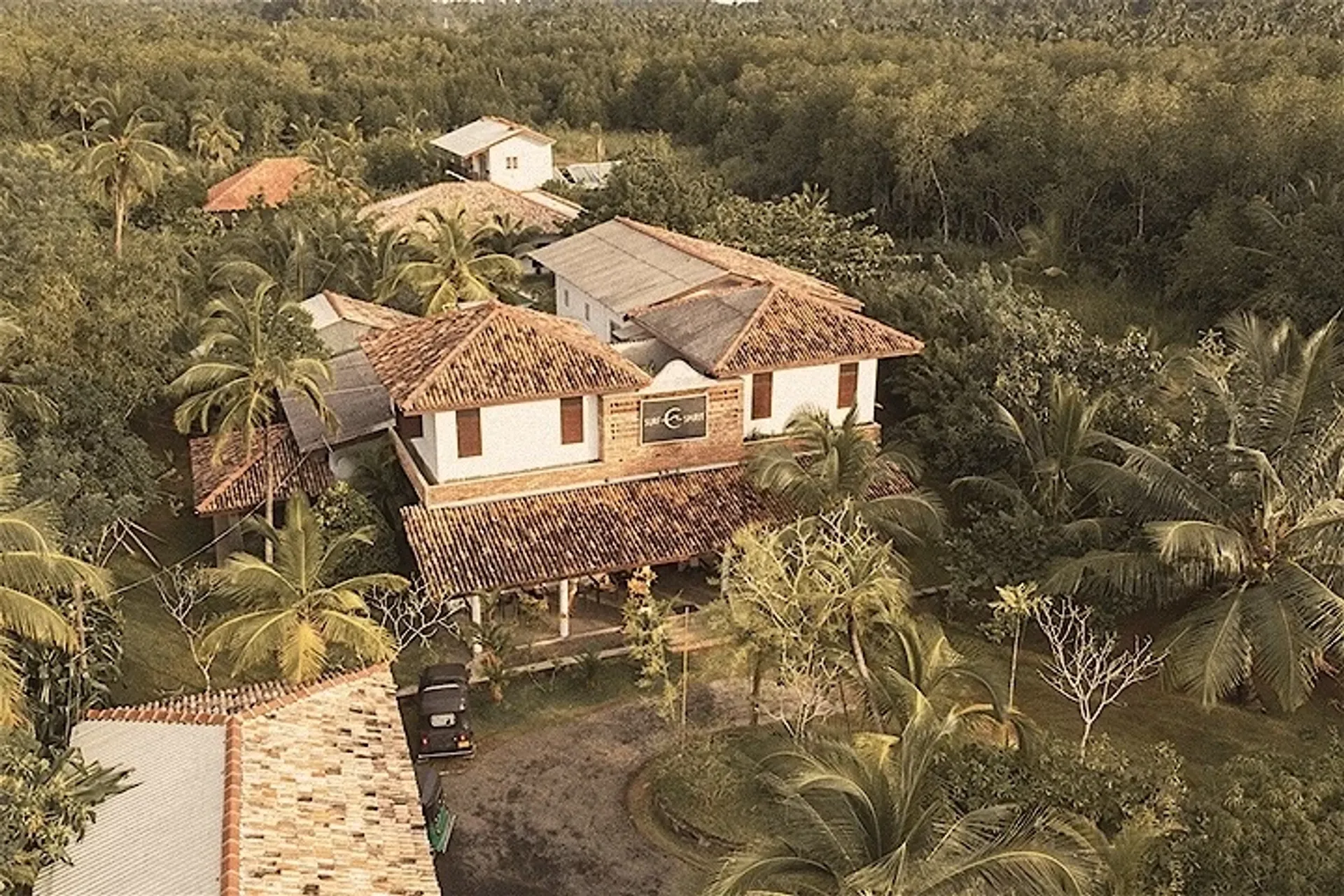 Sri Lanka pur: Surf- & Yoga-Retreat in der Jungle Villa