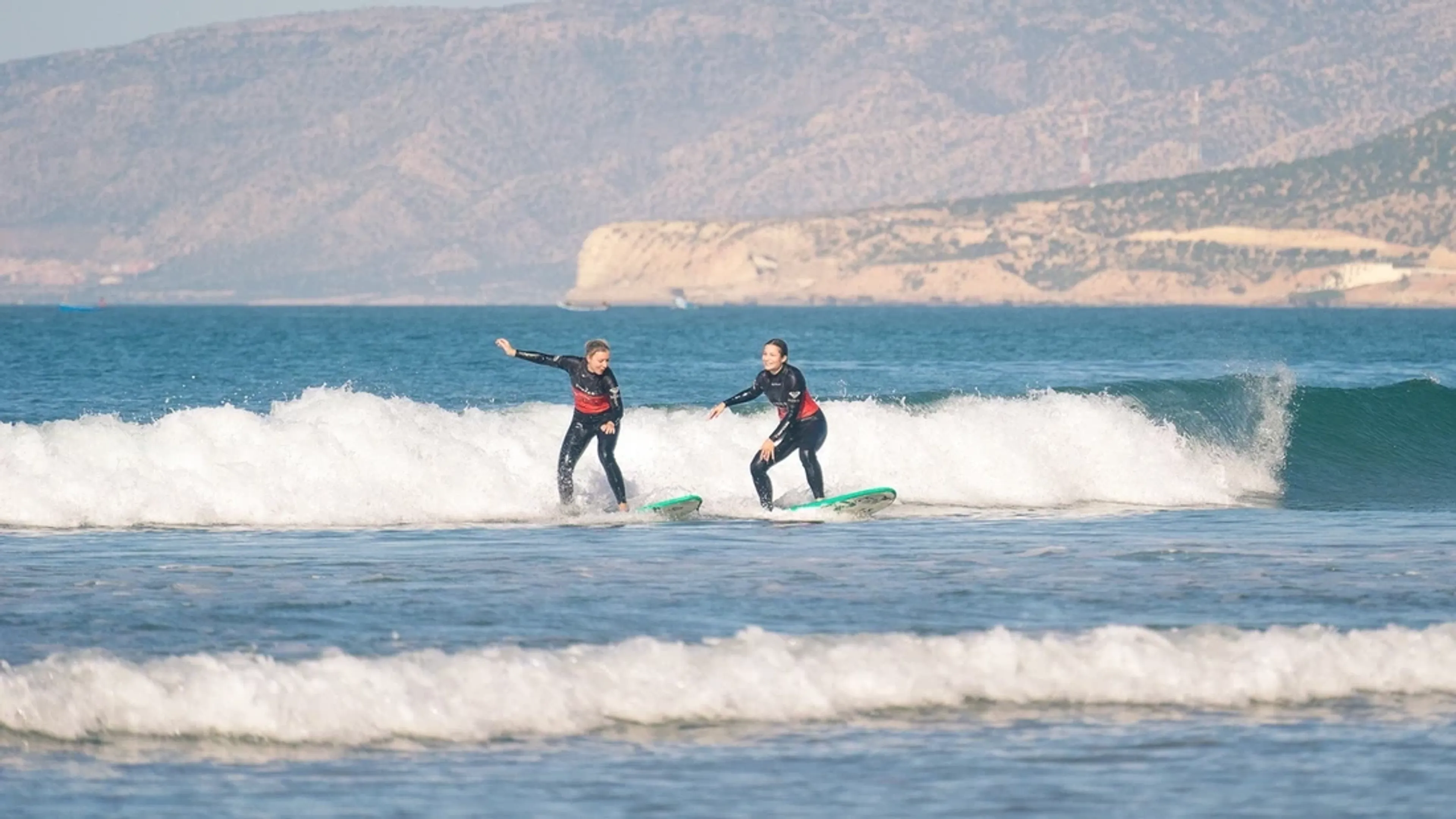 Über den Wellen von Aourir: Surfcamp mit 180°-Meerblick - 2