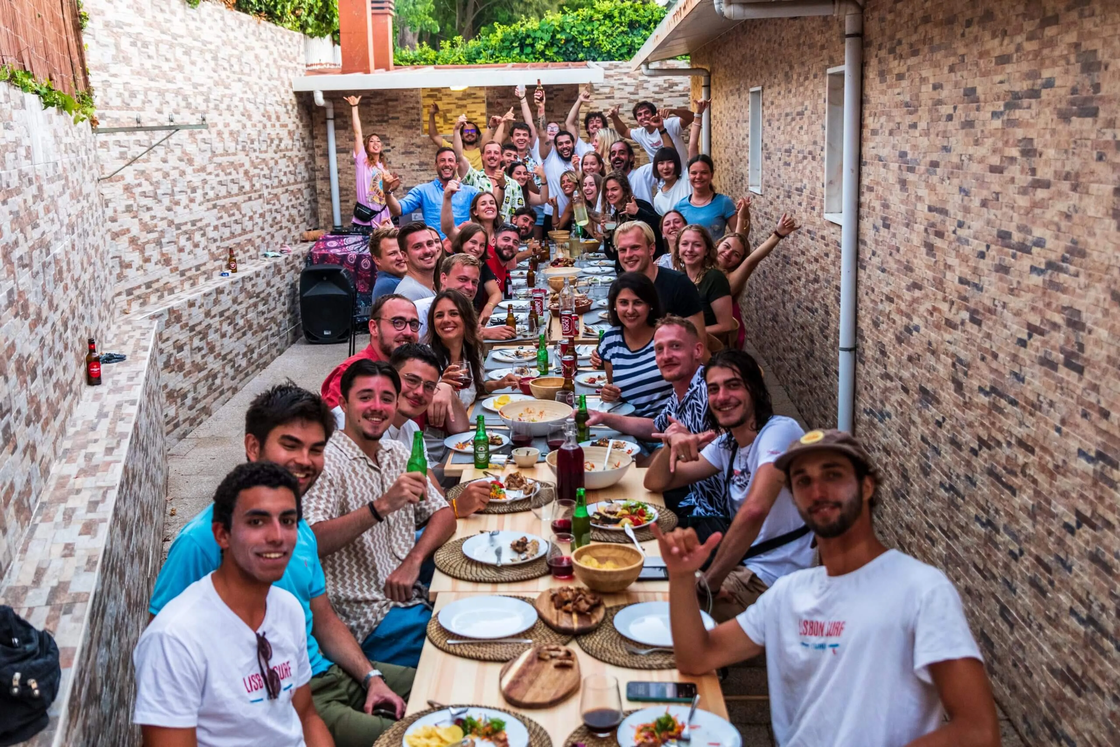 Surfcamp am Strand vor Lissabon: Surfen, Feiern & Gemeinschaft - 5