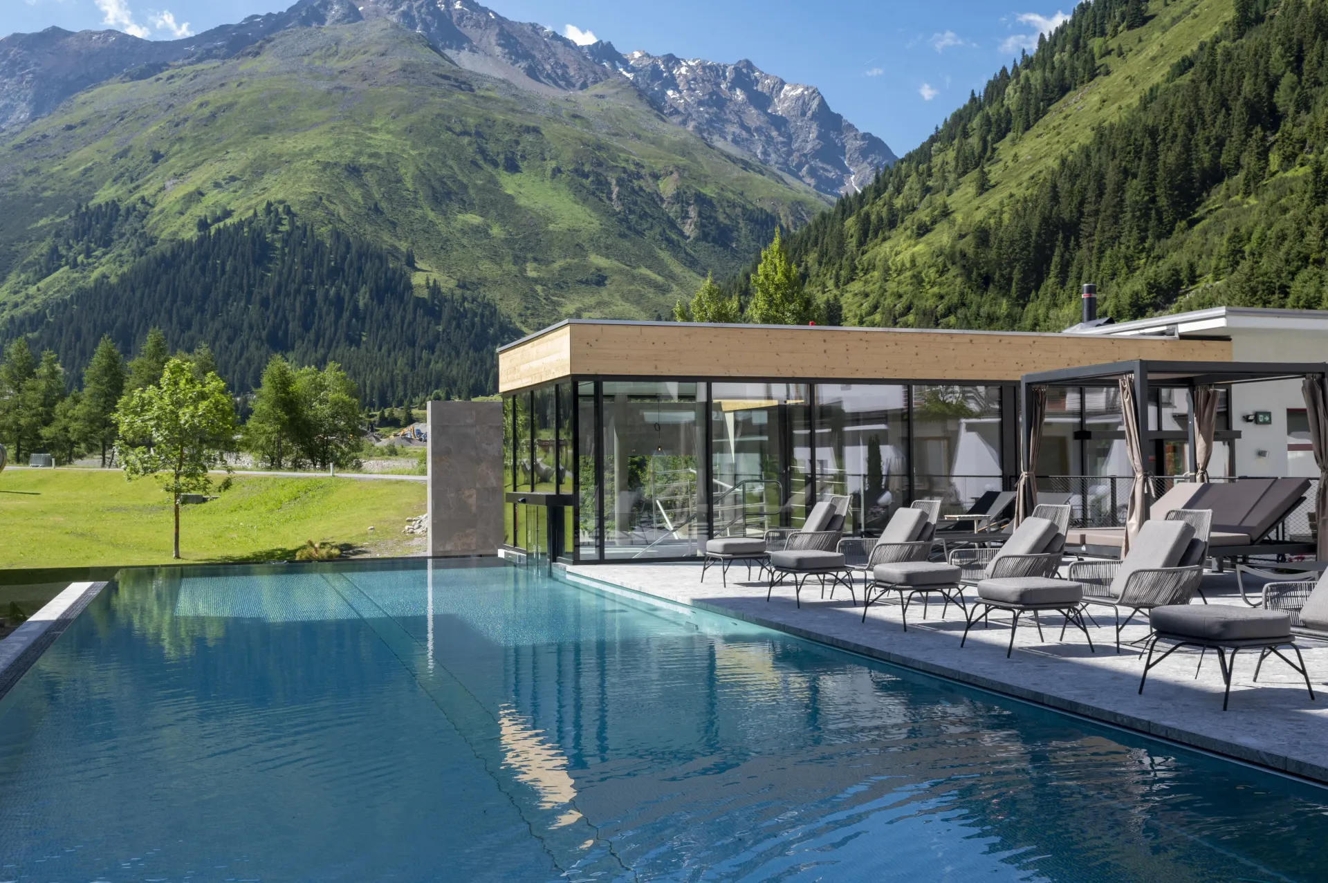 Yoga Auszeit mit veganer Verpflegung im Pitztaler Wellnesshotel - 2