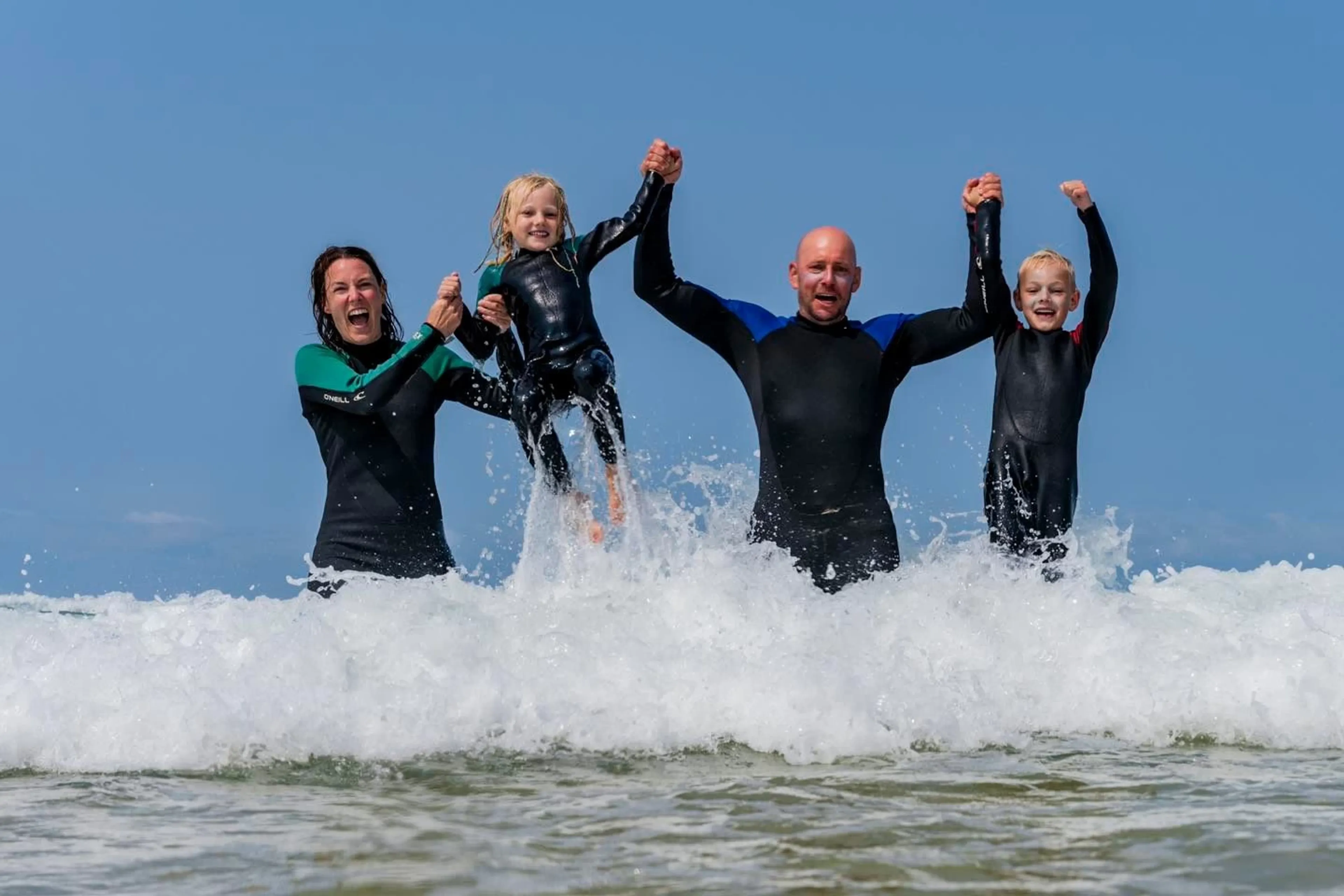 Familien-Surfcamp in Frankreich – Surfen, Natur & gemeinsame Zeit