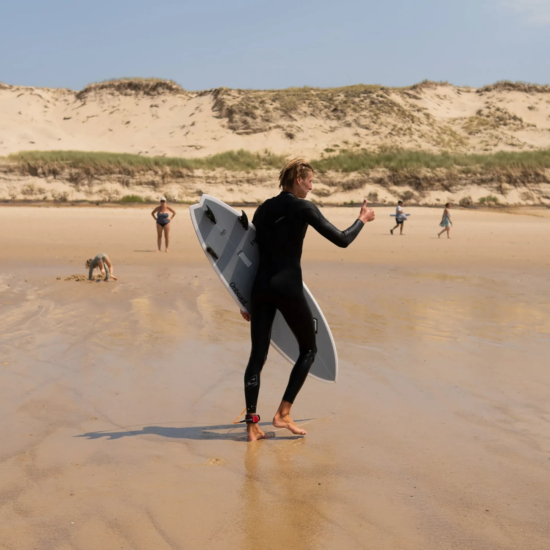 Zwischen Dünen und Meer: Dein Surfcamp am Atlantik