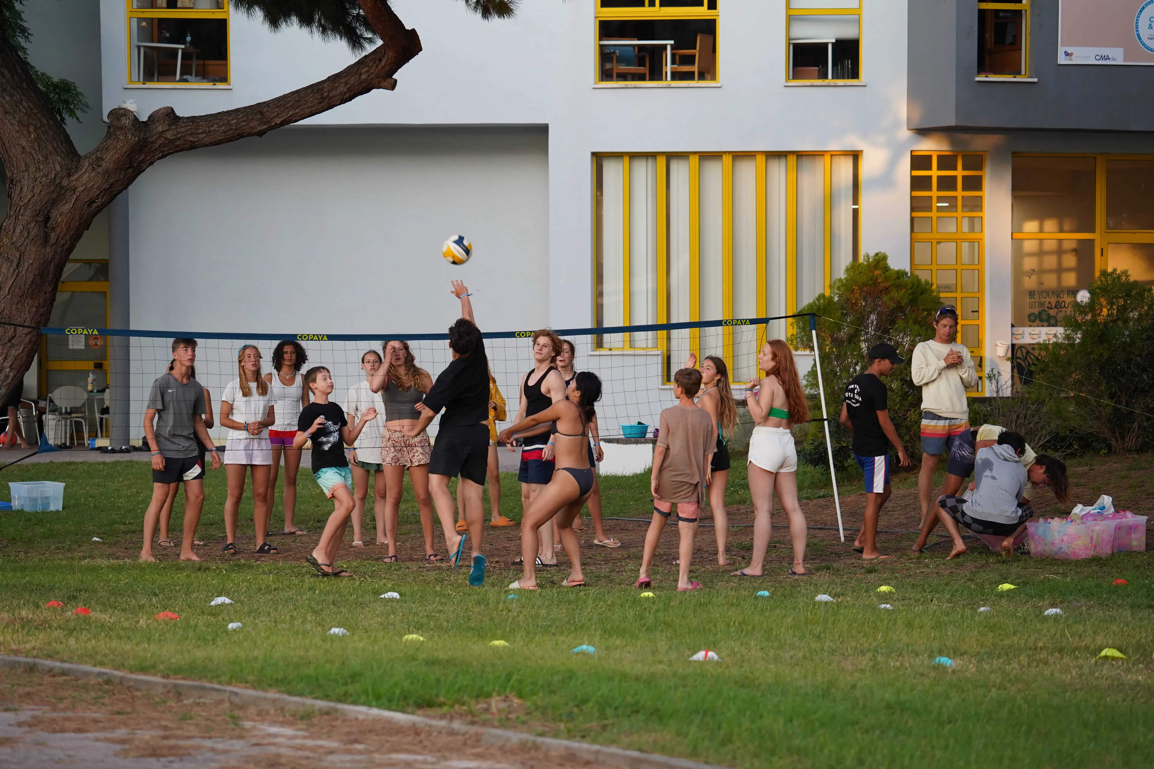 Junior-Surfcamp (13-17 Jahre): Surfen & jede Menge Spaß in Lissabon - 3