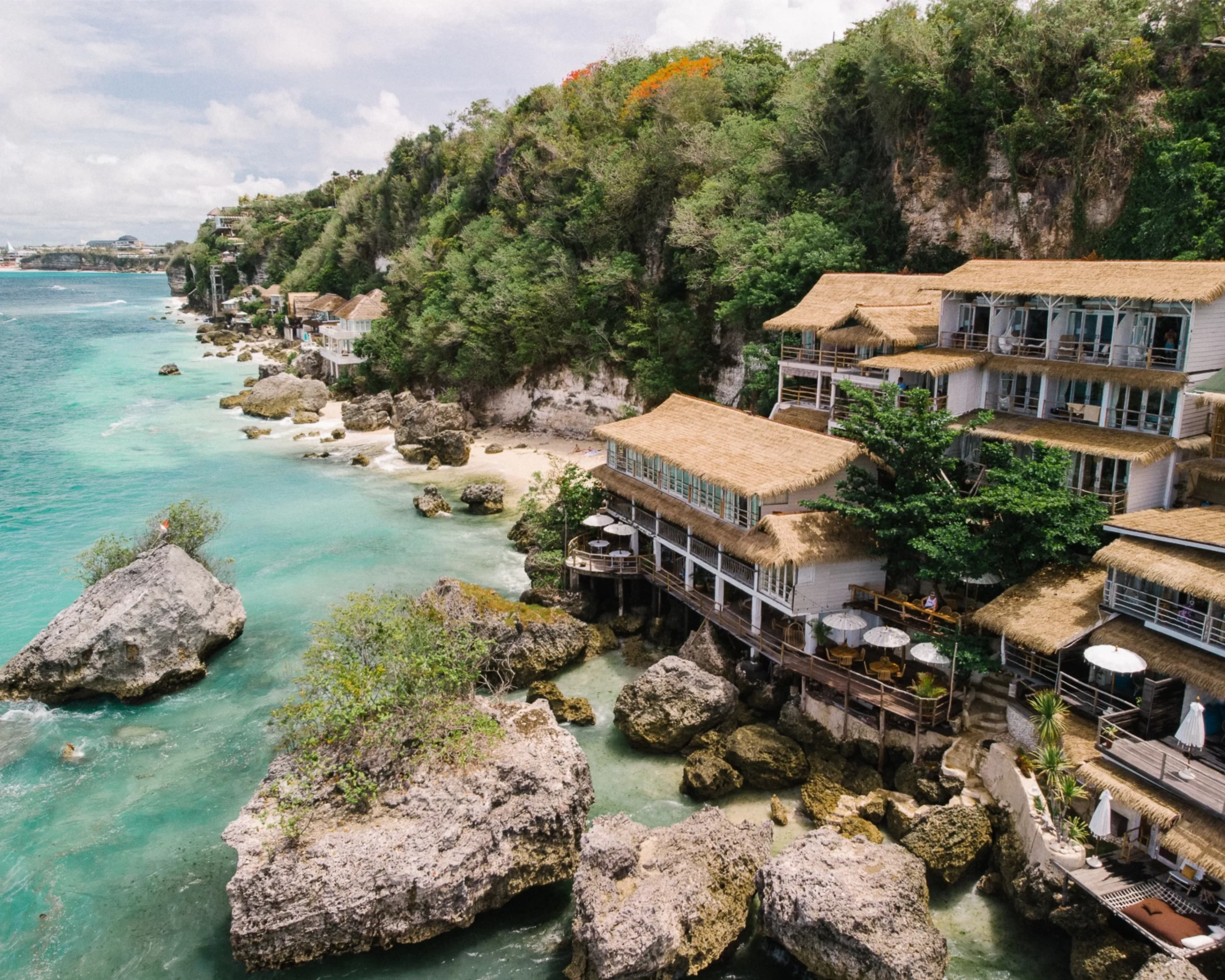 Klippen, Wellen, Insel-Vibes: Surfurlaub mit Yoga in Uluwatu - 3