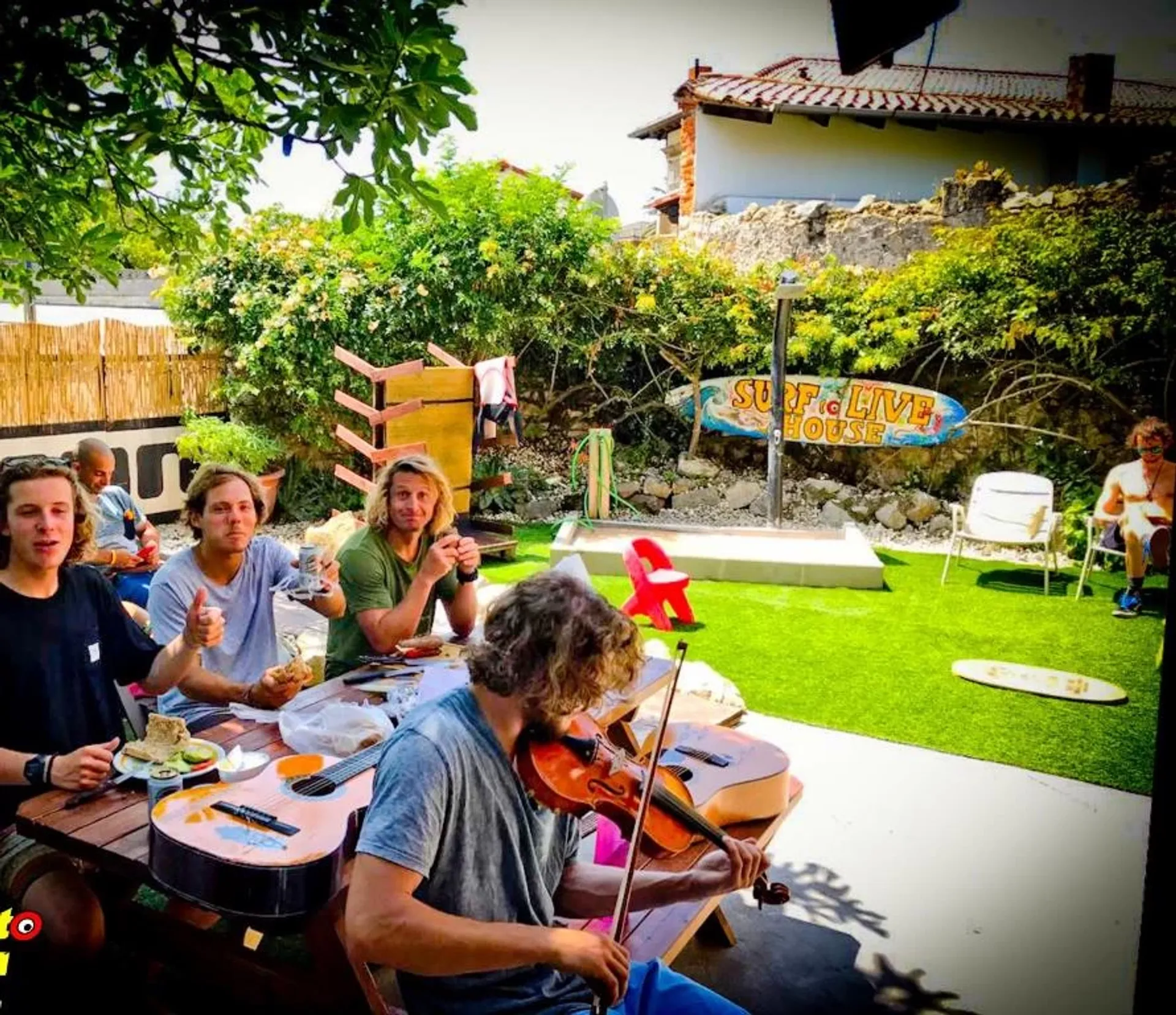 Surfcamp in Kantabrien: Die besten Wellen direkt am Somo Beach - 3