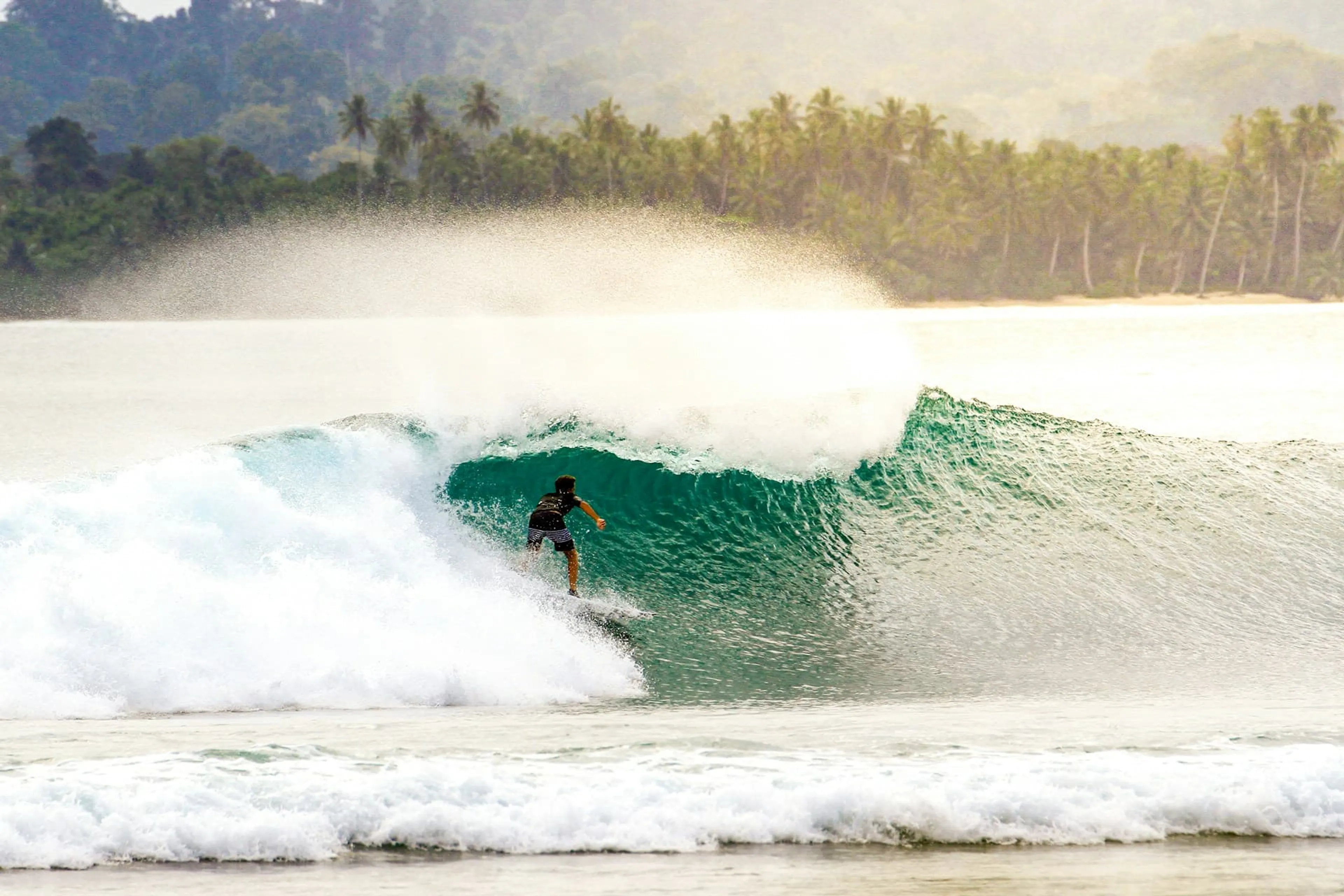 Surf-Abenteuer in luxuriöser Villa im Wellenparadies auf den Mentawais - 2