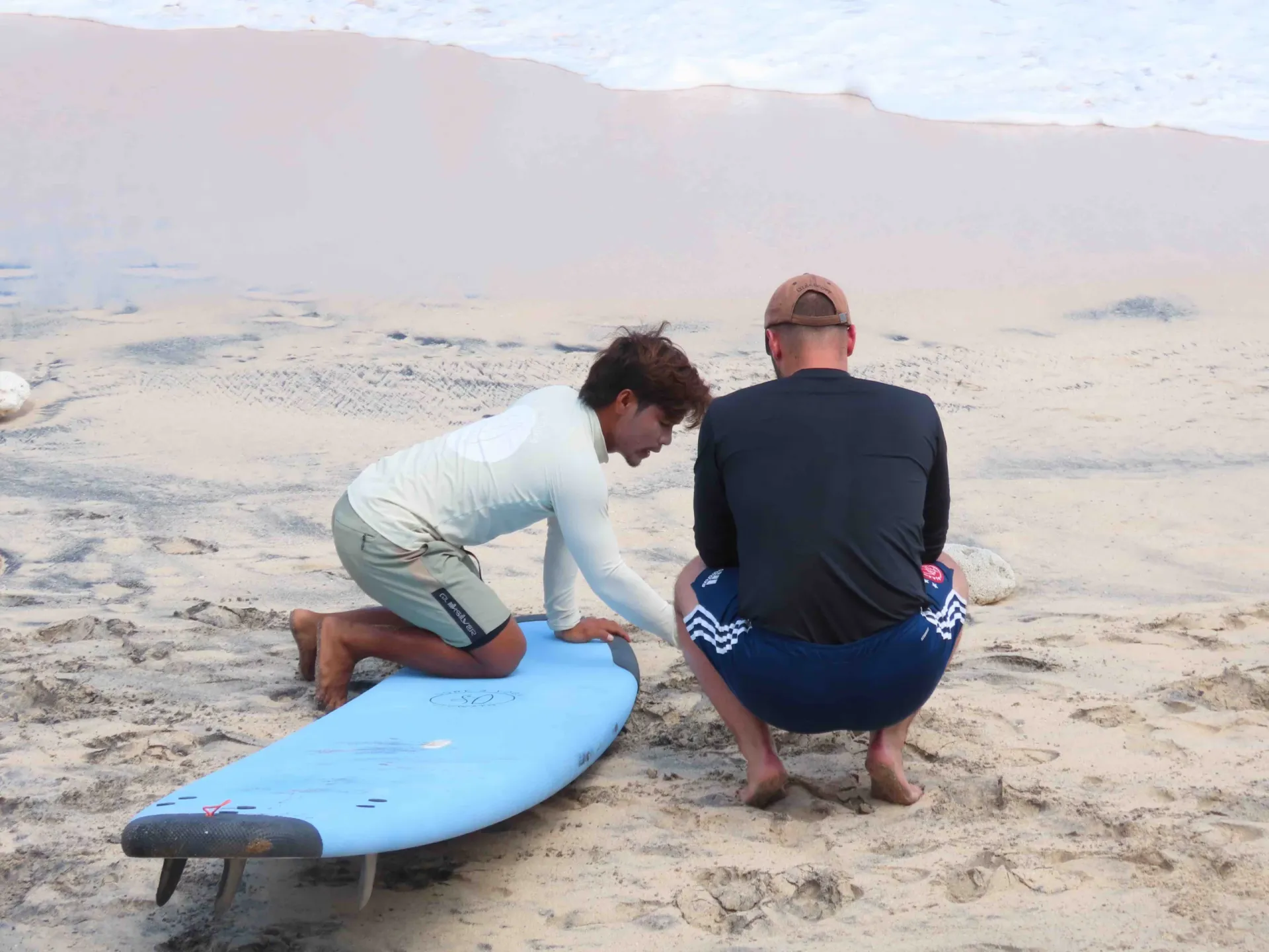 Finde deine Balance zwischen Wellen und Yoga in Uluwatu - 4