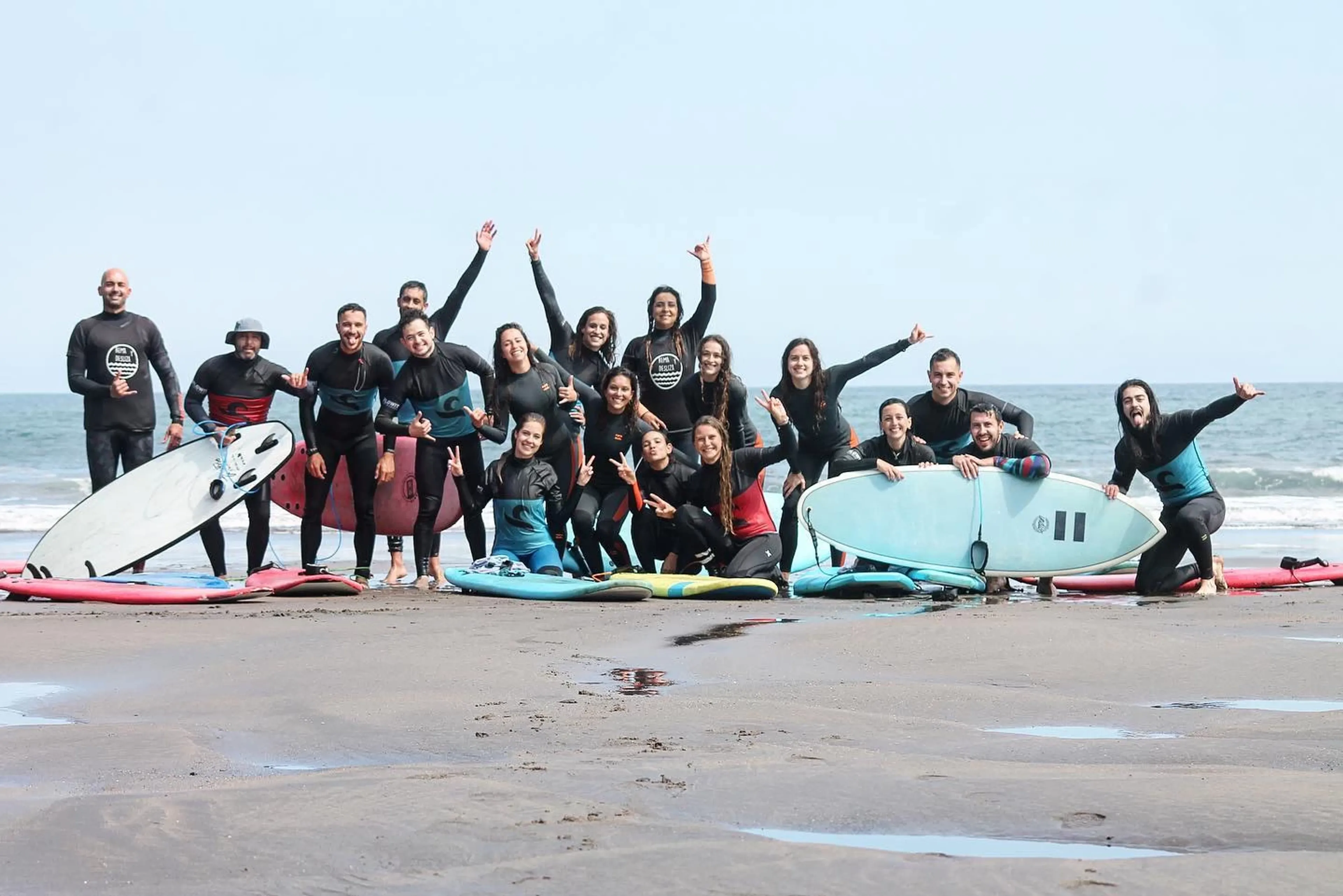 Cozy Surf Vibes: Hostel-Erlebnis an der grünen Küste Spaniens - 3