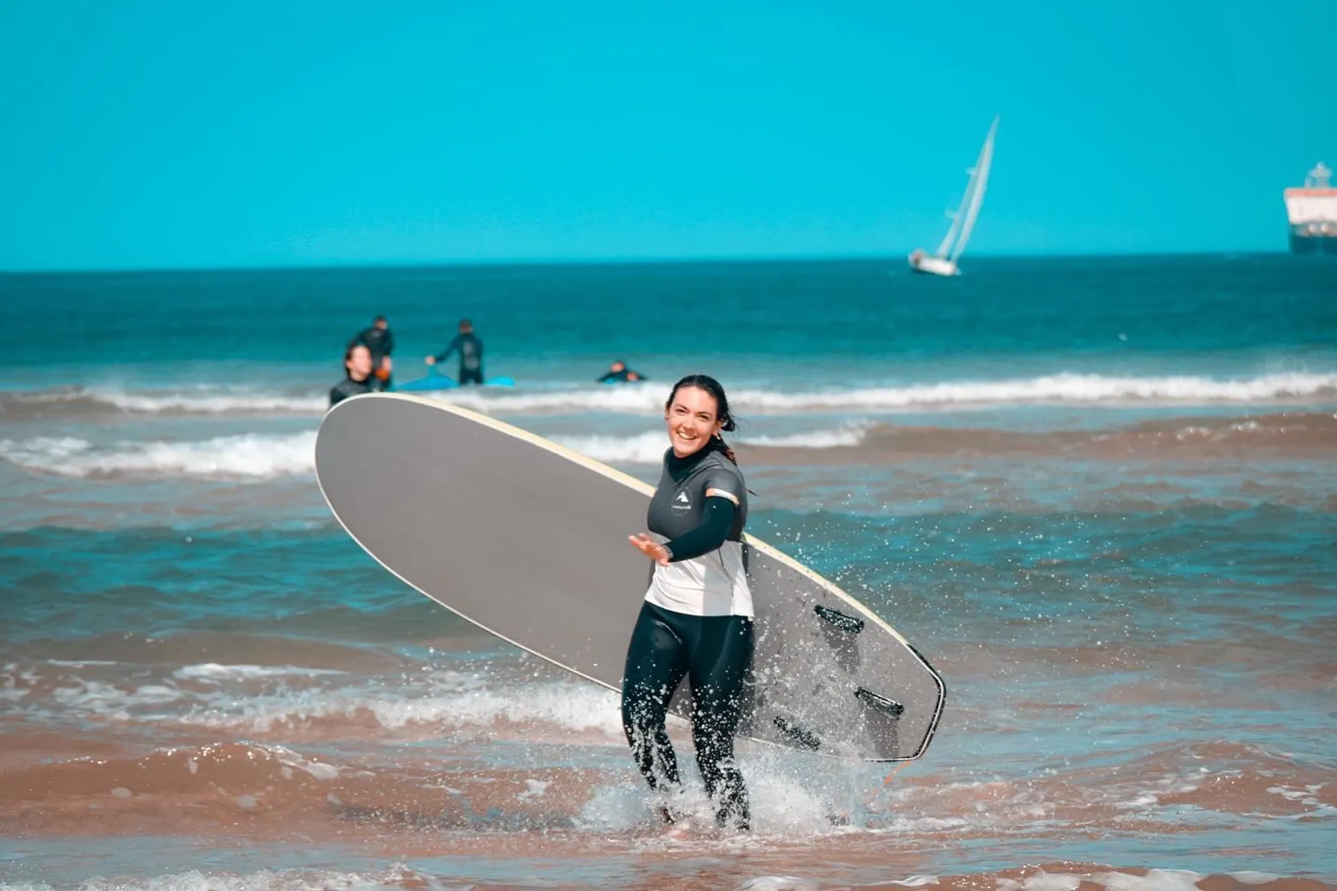 Surfcamp in Kantabrien: Die besten Wellen direkt am Somo Beach - 2