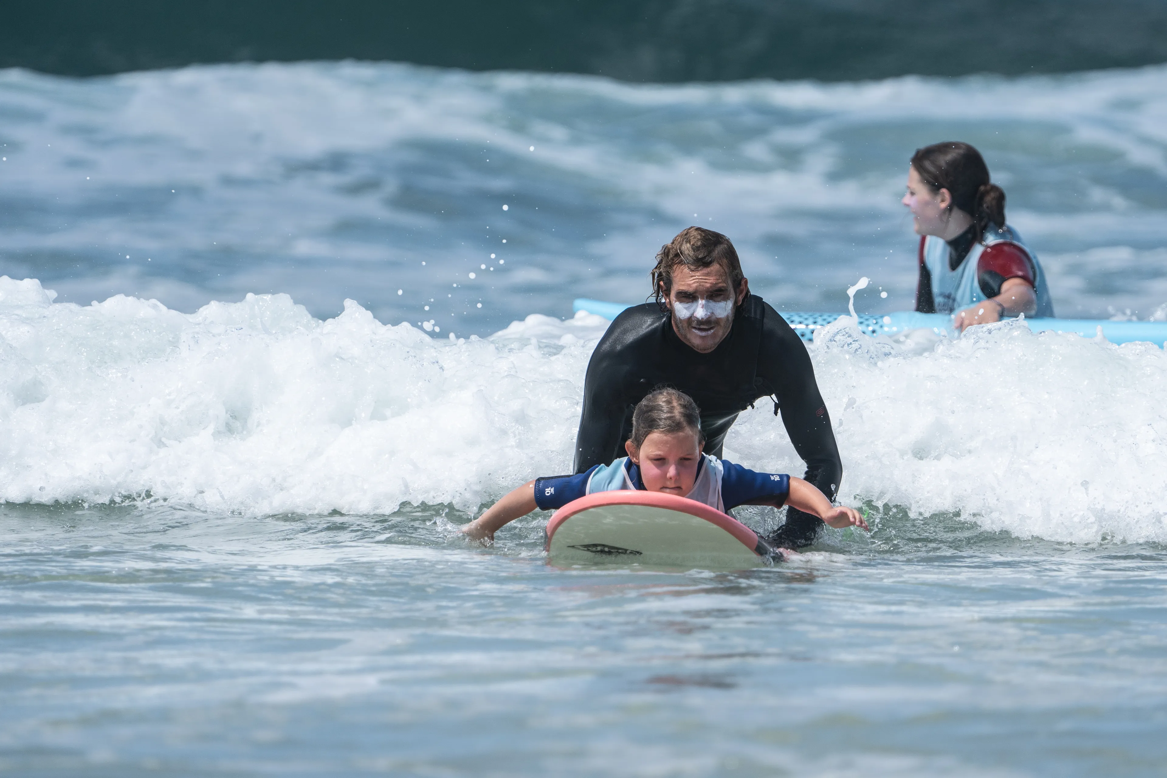 Erlebe die Verbindung von Surfen und Yoga im entspannten Lacanau - 4