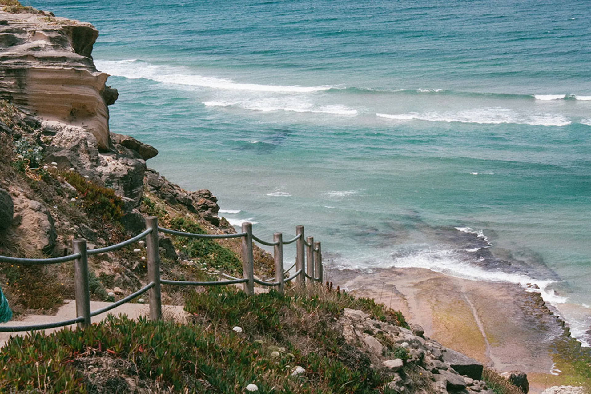 Finde dein Gleichgewicht: Surfen, Yoga und Meditation in Portugal - 4