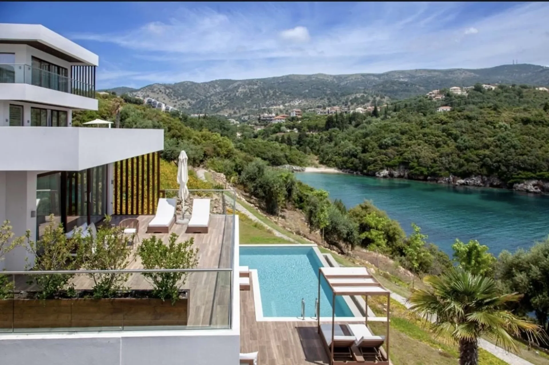 Yoga- und Wander-Retreat in einer traumhaften Villa in Griechenland