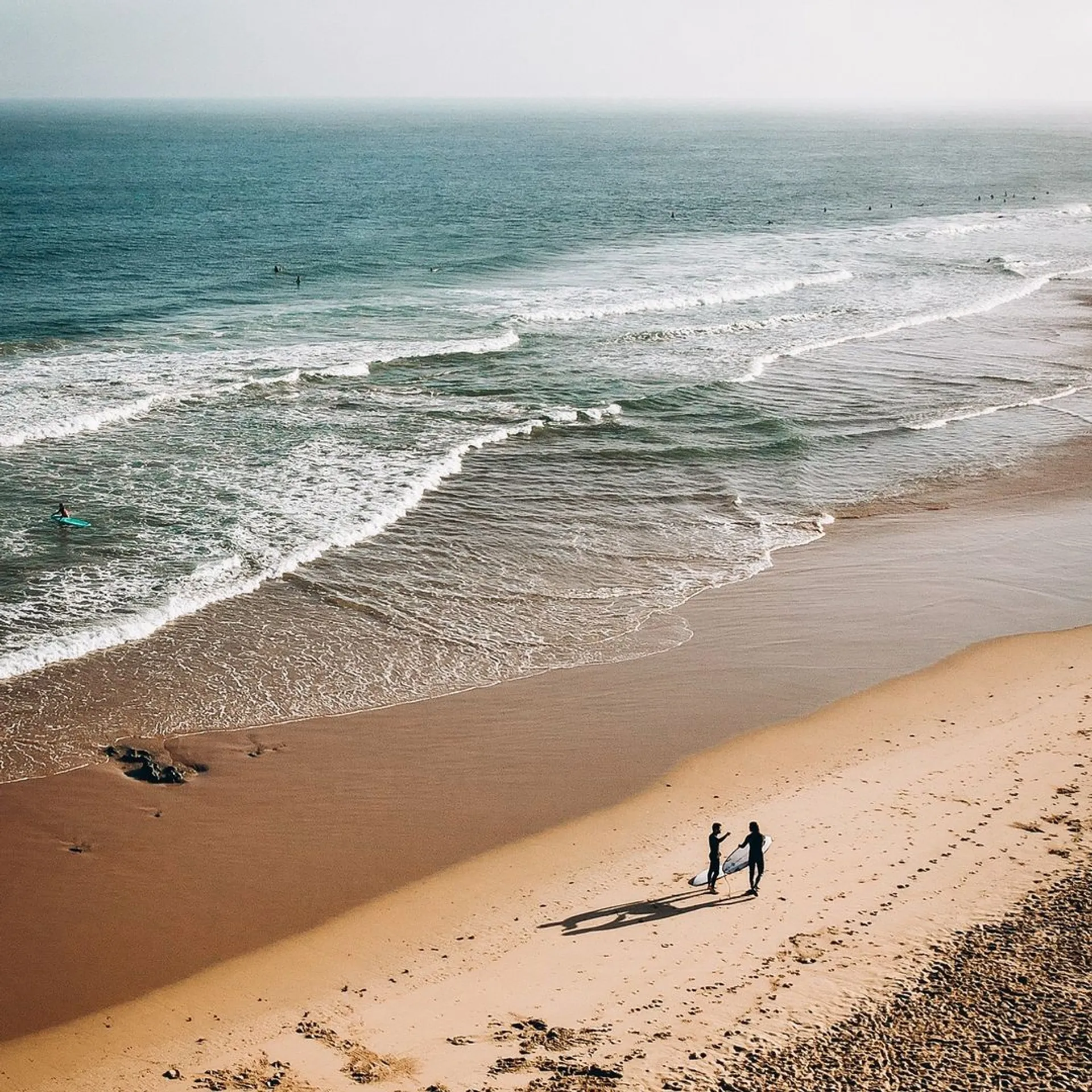 Zwischen Küste und Stadt: Surfen, Yoga und gute Vibes - 2
