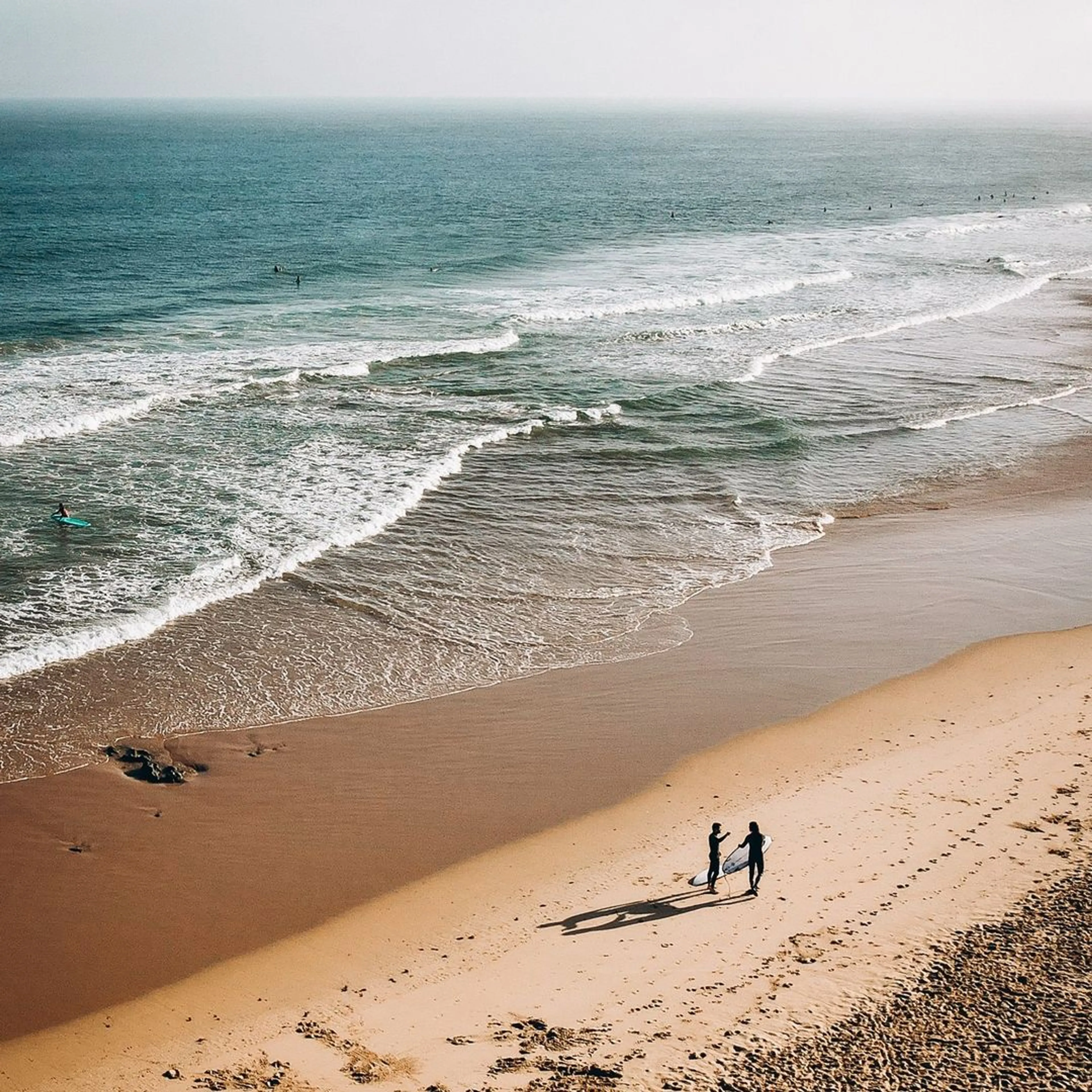 Zwischen Küste und Stadt: Surfen, Yoga und gute Vibes - 2