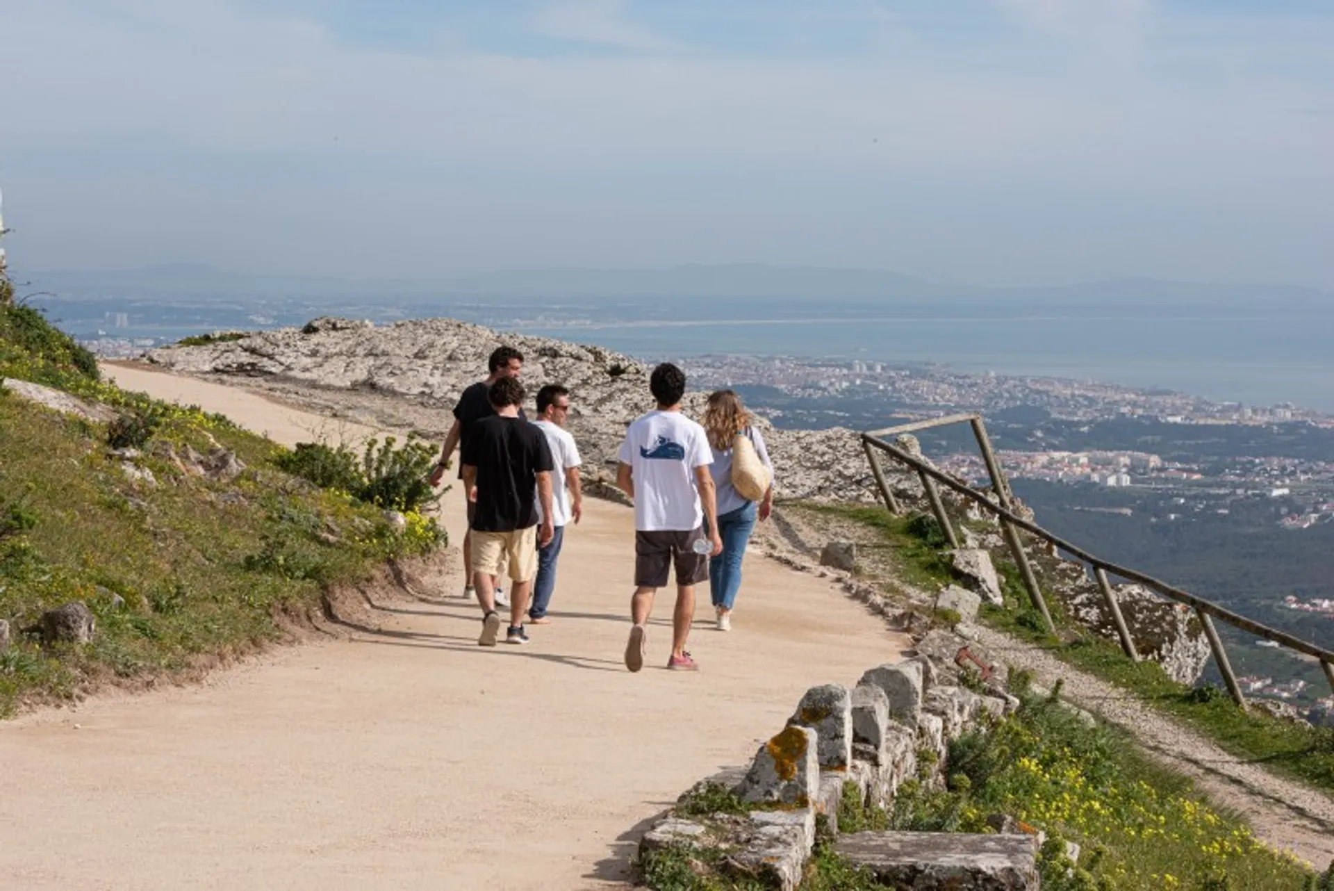 Surfen und Yoga mitten im Naturpark nahe Sintra - 3