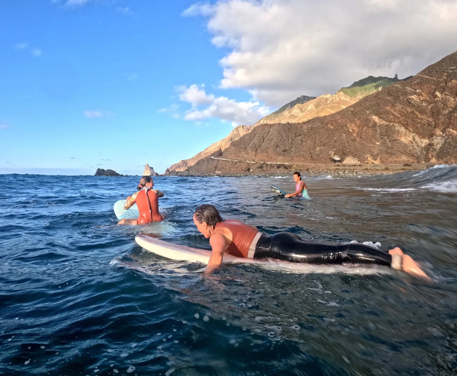 Surfen und Natur: Energie tanken im unberührten Norden Teneriffas