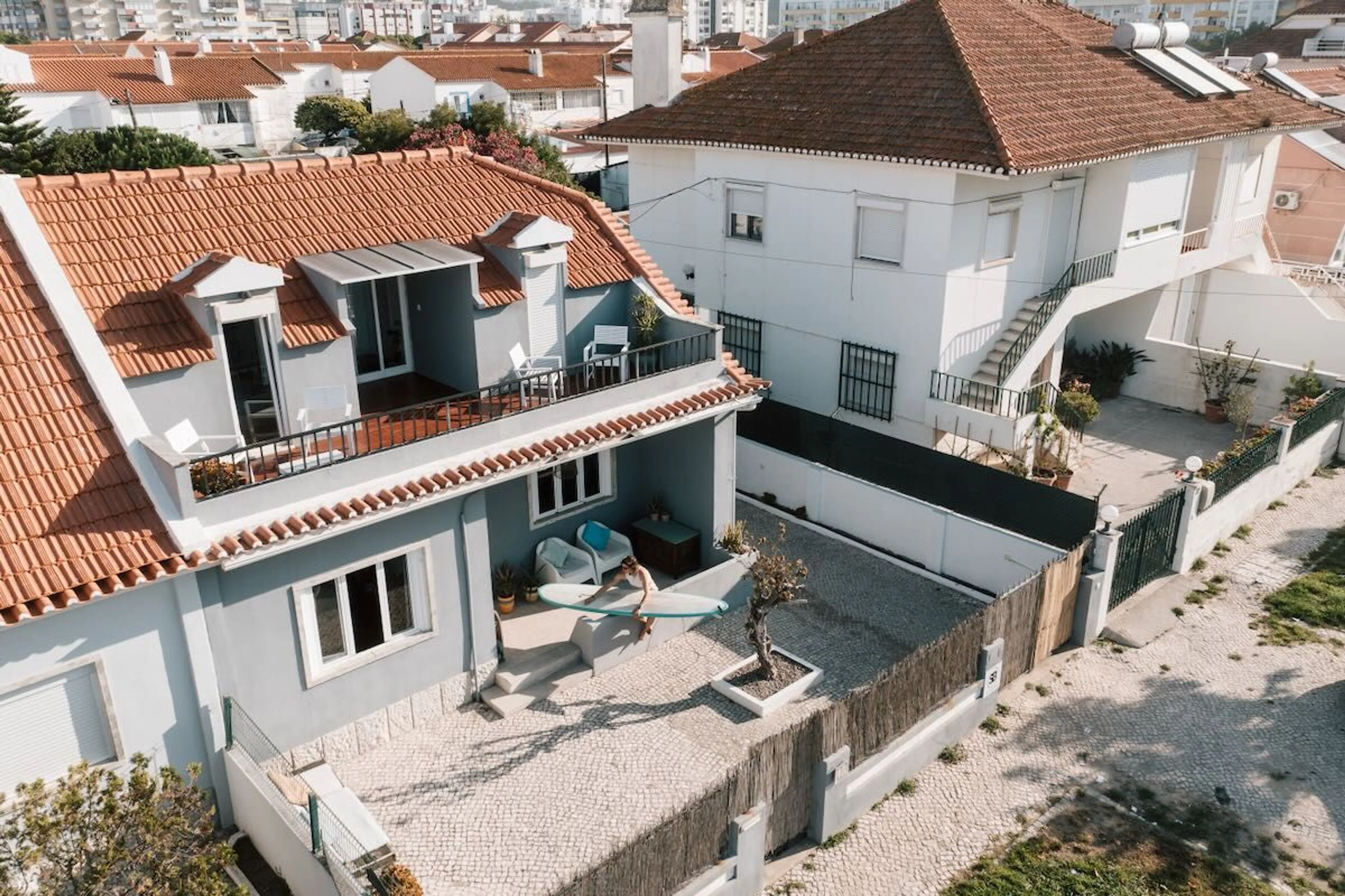 Chilliges Surfhostel in Lissabon: Surfen, Feiern und City-Vibes - 2