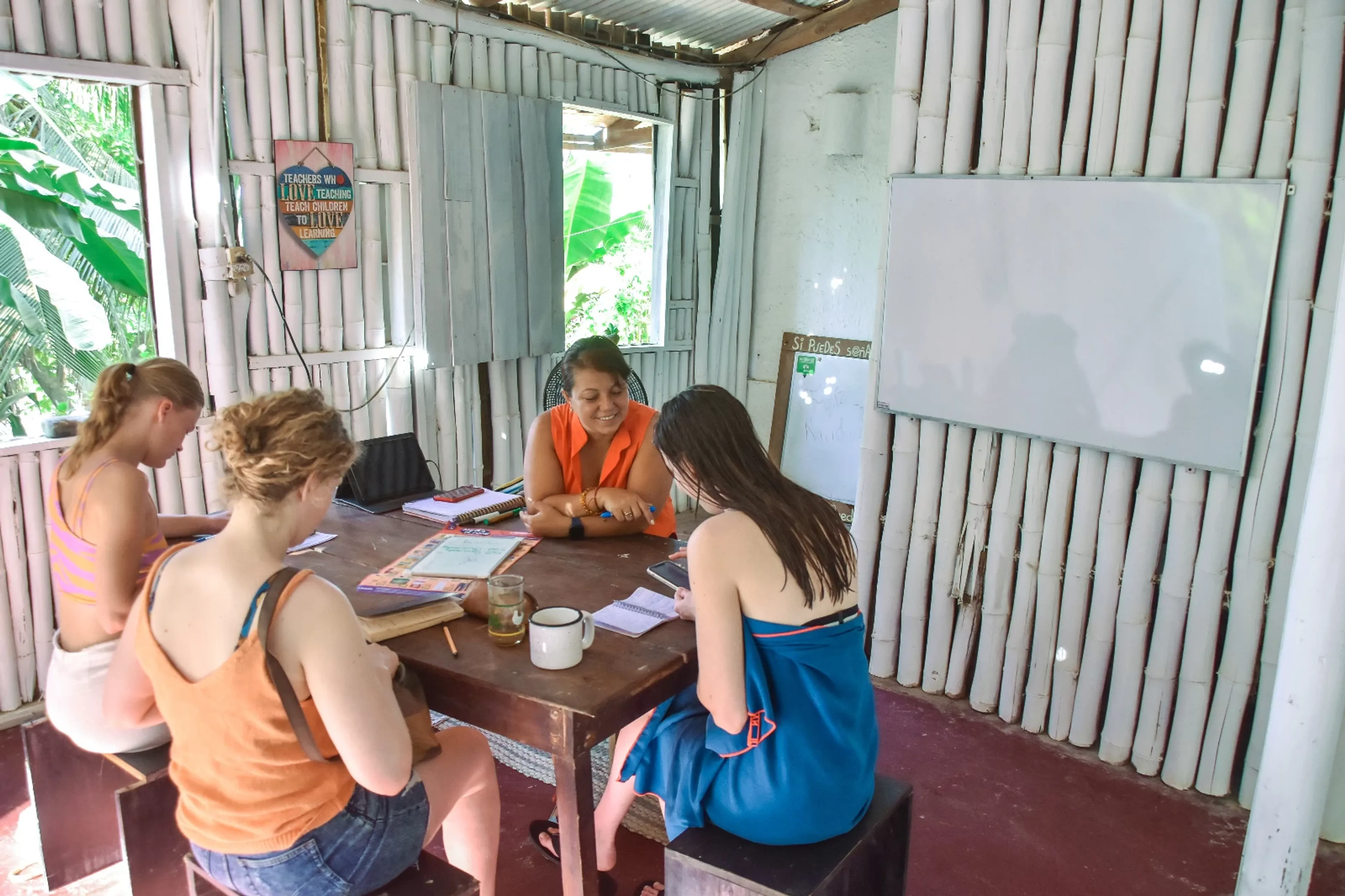 Dein Surf & Spanisch Abenteuer direkt am traumhaften Sandstrand - 3