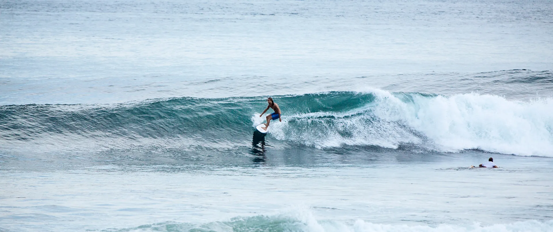 Surf- und Yogacamp in stylischer Surf Lodge auf Bali