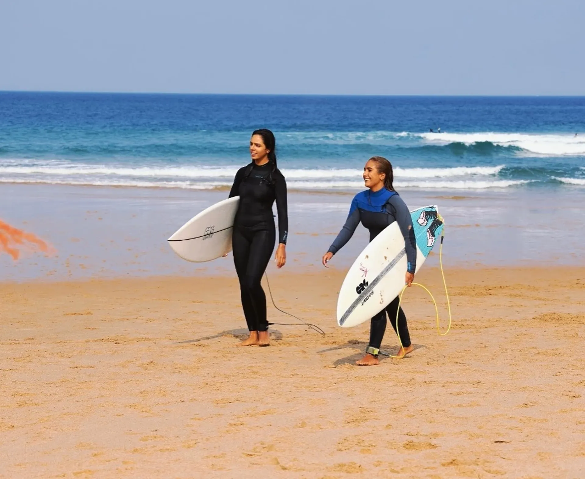 Surfurlaub direkt am Atlantik: Raus aus der Hoteltür, rein ins Meer - 3