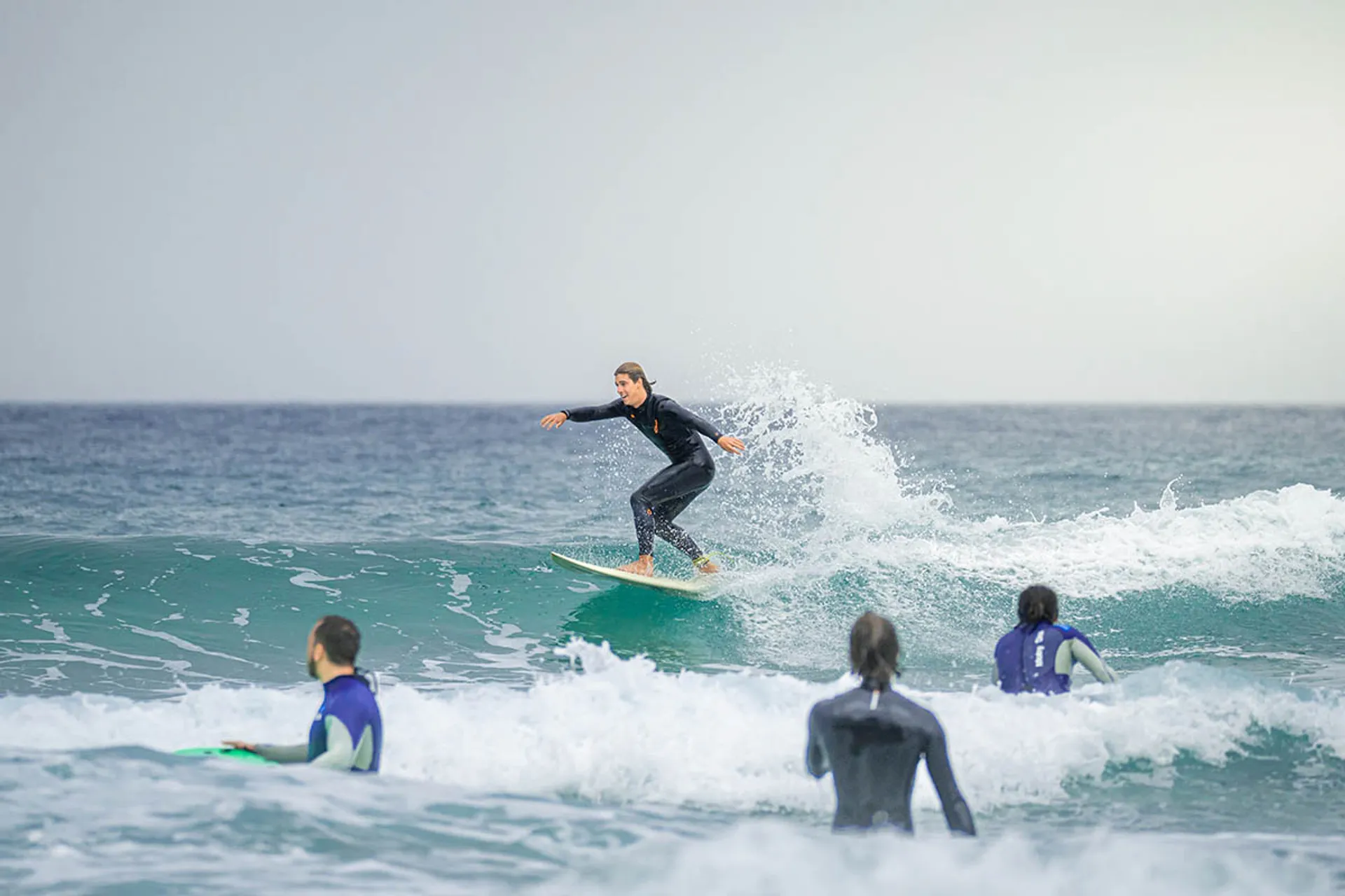 Surfen nahe Sintra: Wo traumhafte Natur auf perfekte Wellen trifft