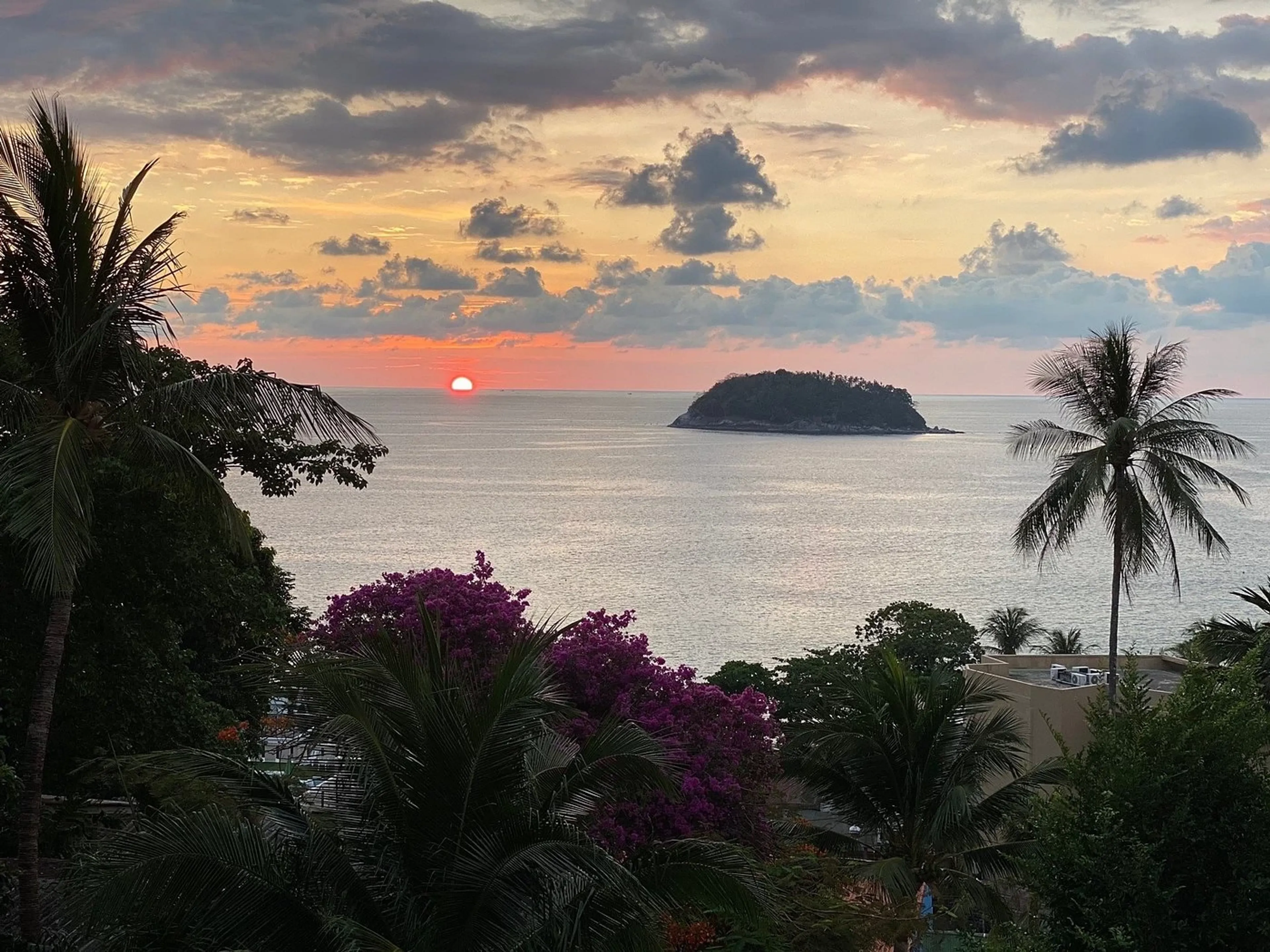 Hitze und Harmonie: Dein Hot Yoga Escape auf Phuket - 4
